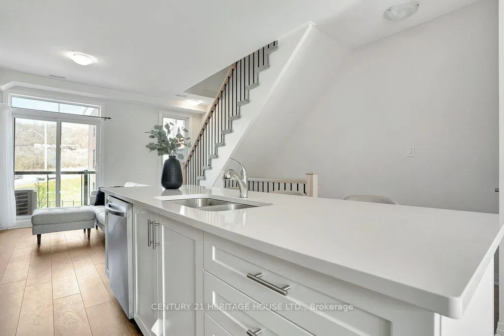Photo 20 of Unit 31, 2 Willow Street, Brant, Paris — HOMEH