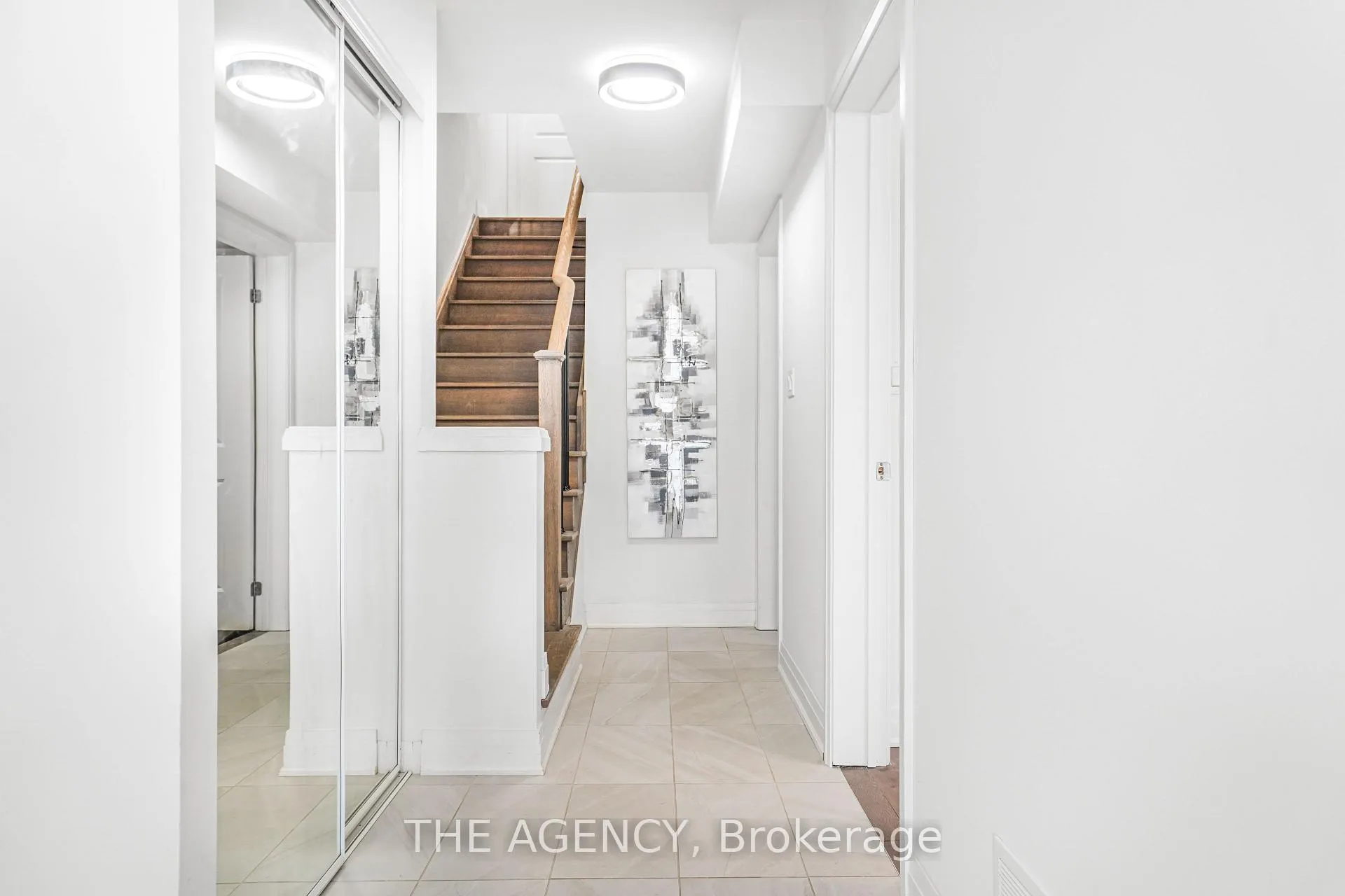 Photo 2 of 755 Port Darlington Road, Clarington, Bowmanville — HOMEH