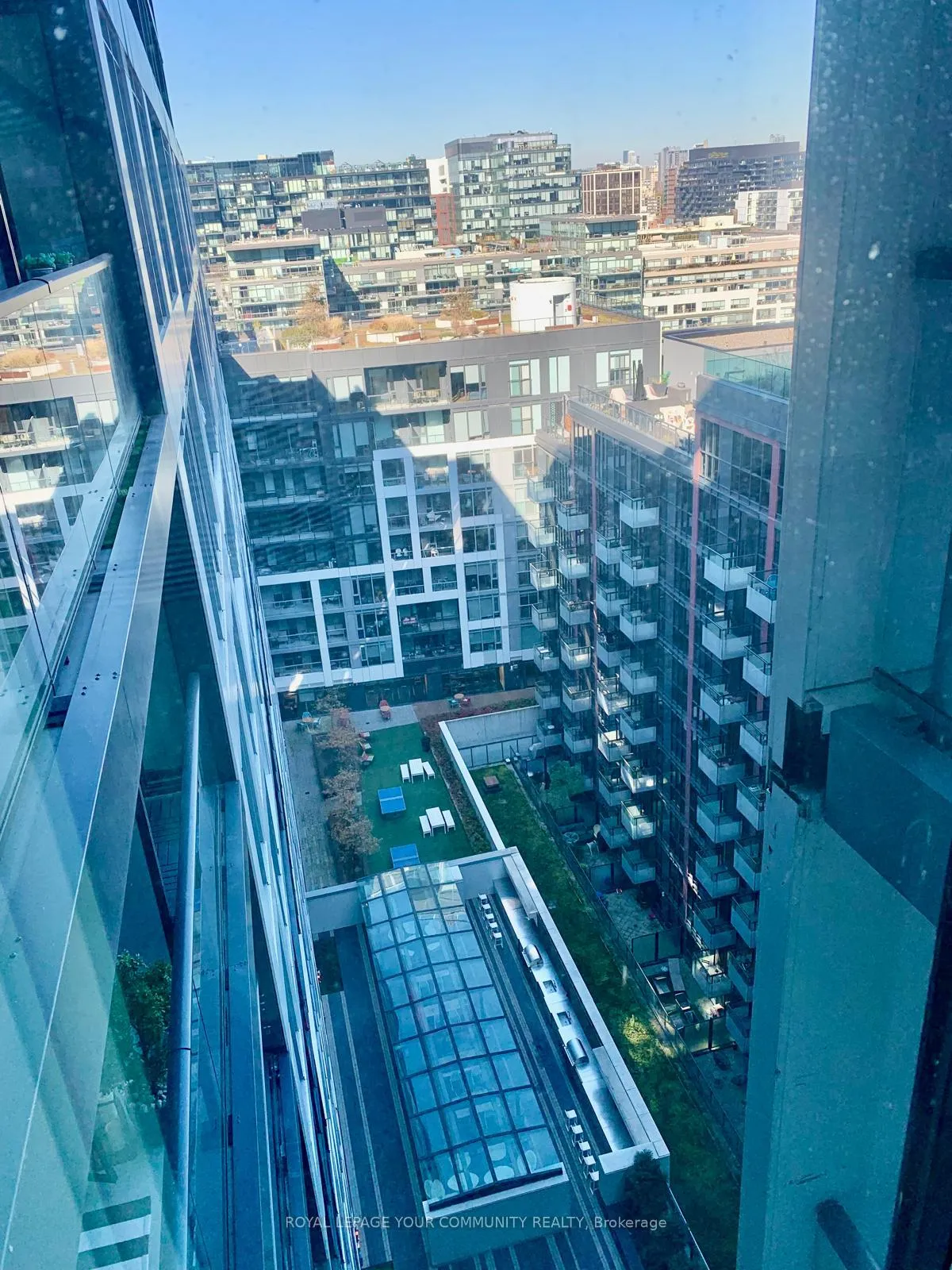 Photo 6 of Unit 1401, 576 Front Street W, Toronto, Waterfront Communities — HOMEH