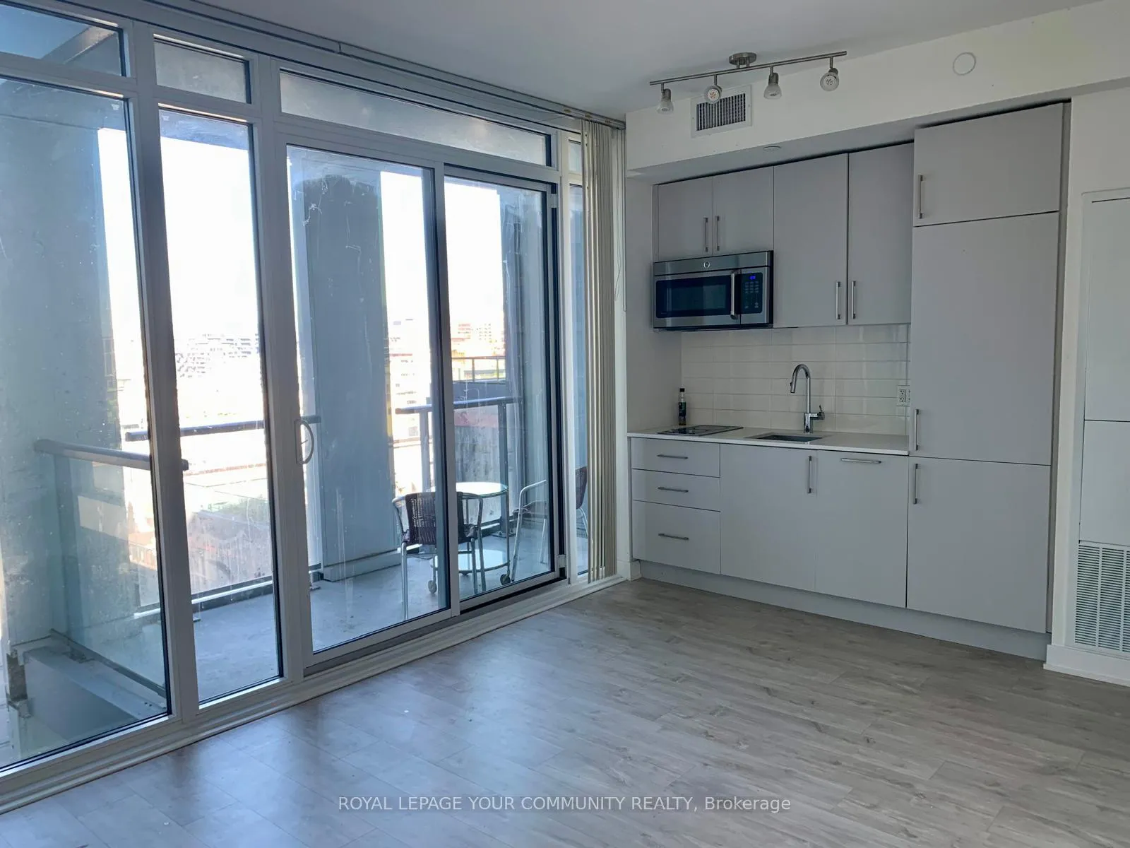 Photo 15 of Unit 1401, 576 Front Street W, Toronto, Waterfront Communities — HOMEH