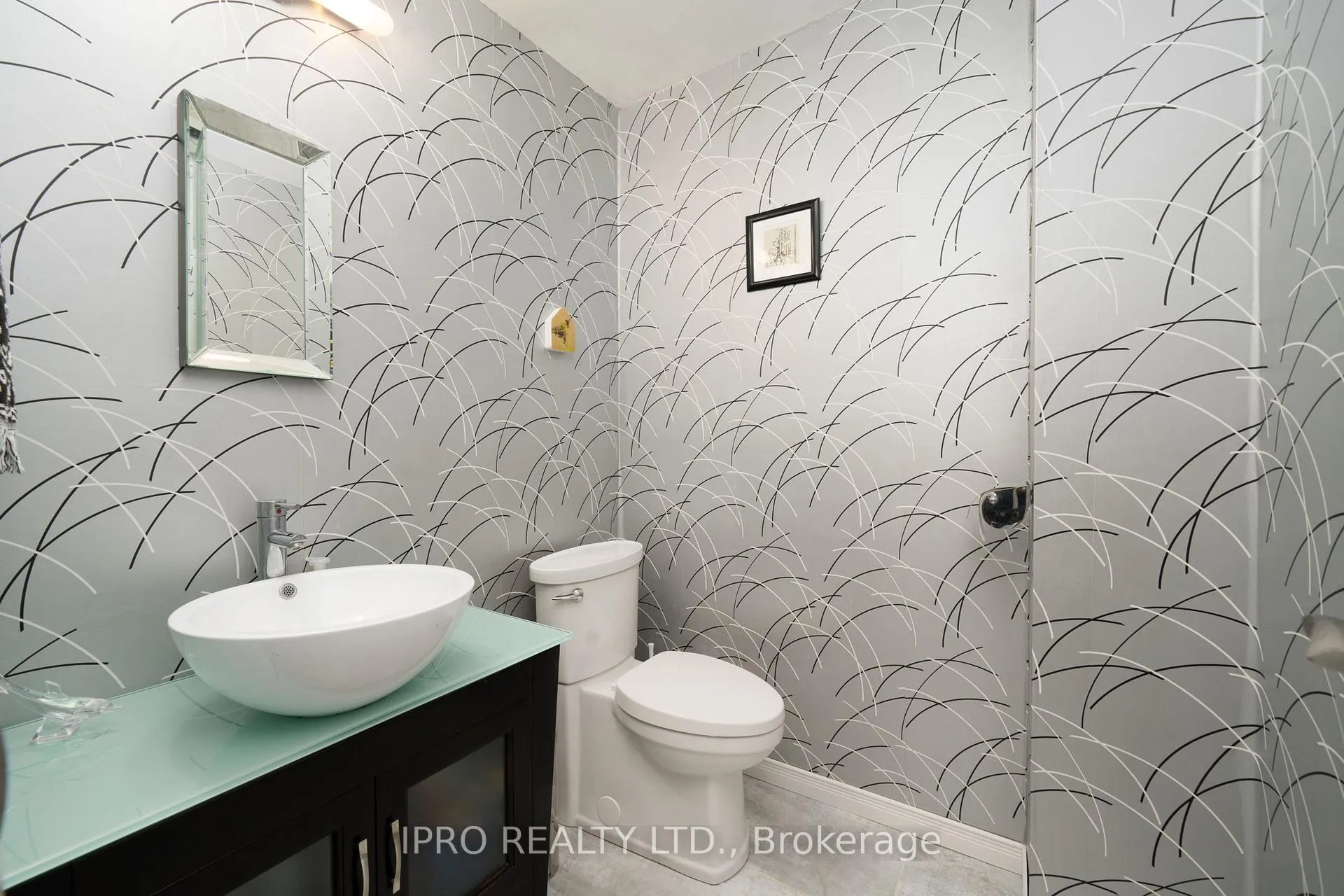 Photo 4 of 13 Sparklett Crescent, Brampton, Heart Lake East — HOMEH