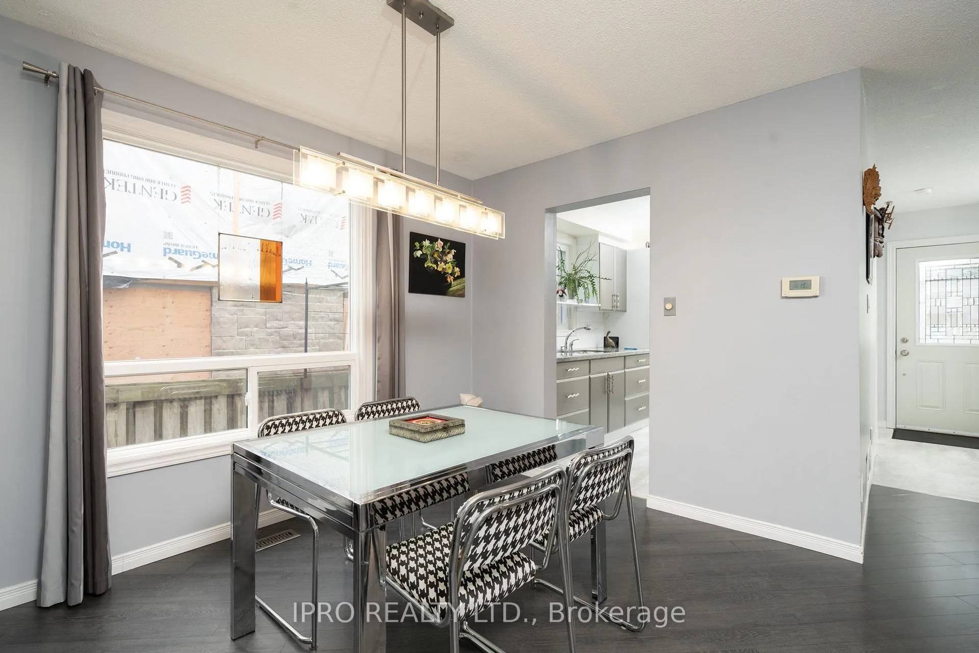 Photo 7 of 13 Sparklett Crescent, Brampton, Heart Lake East — HOMEH