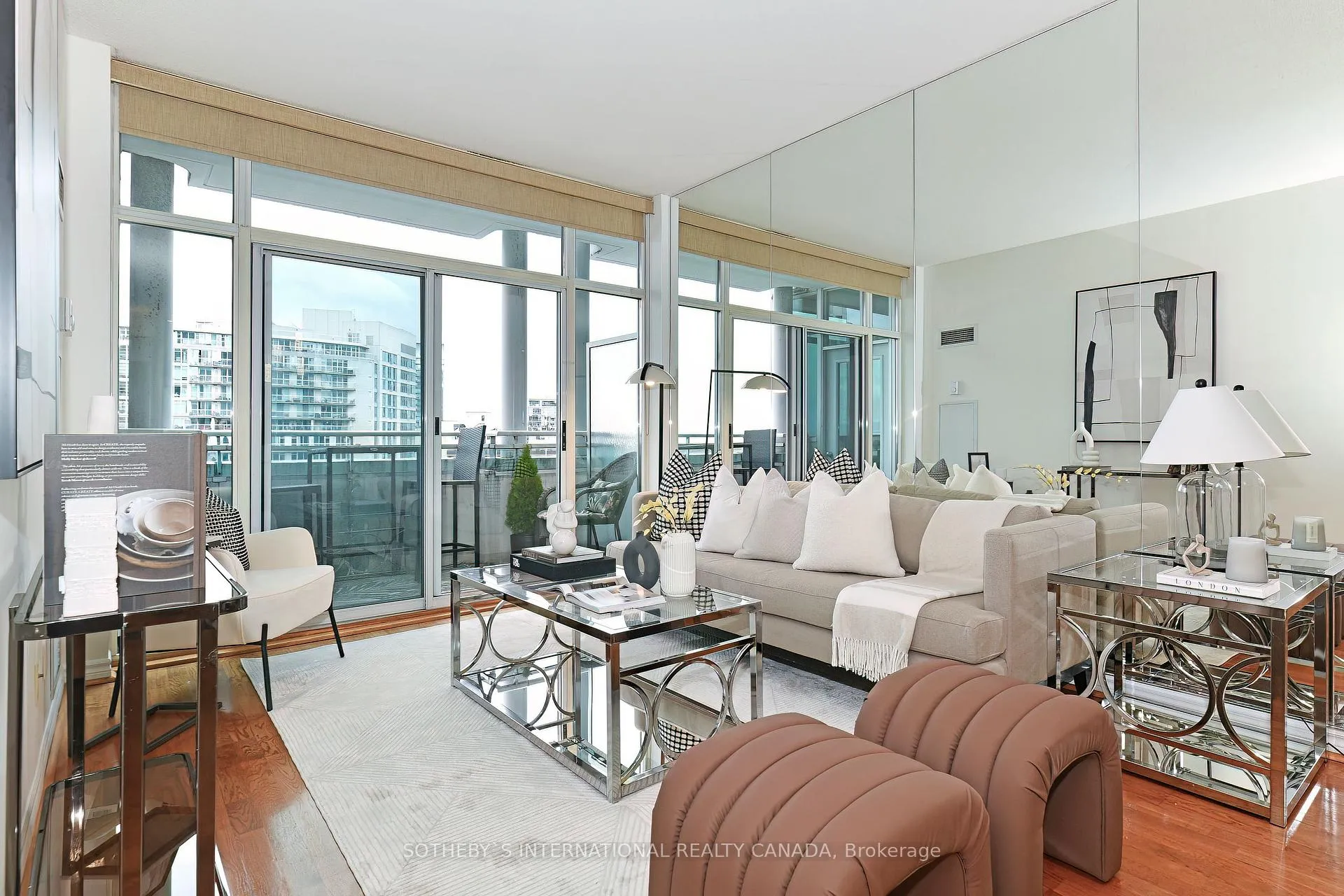 Front of Unit SPH22, 600 Queens Quay