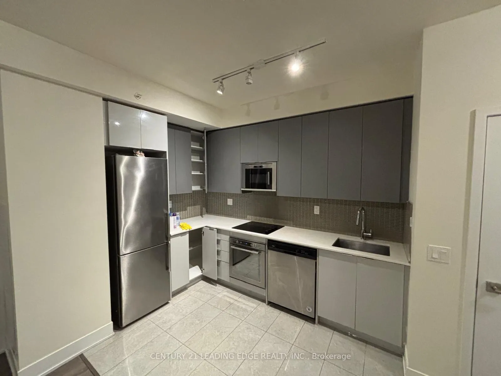 Photo 2 of Unit 1503, 2916 Hwy 7, Vaughan, Concord — HOMEH