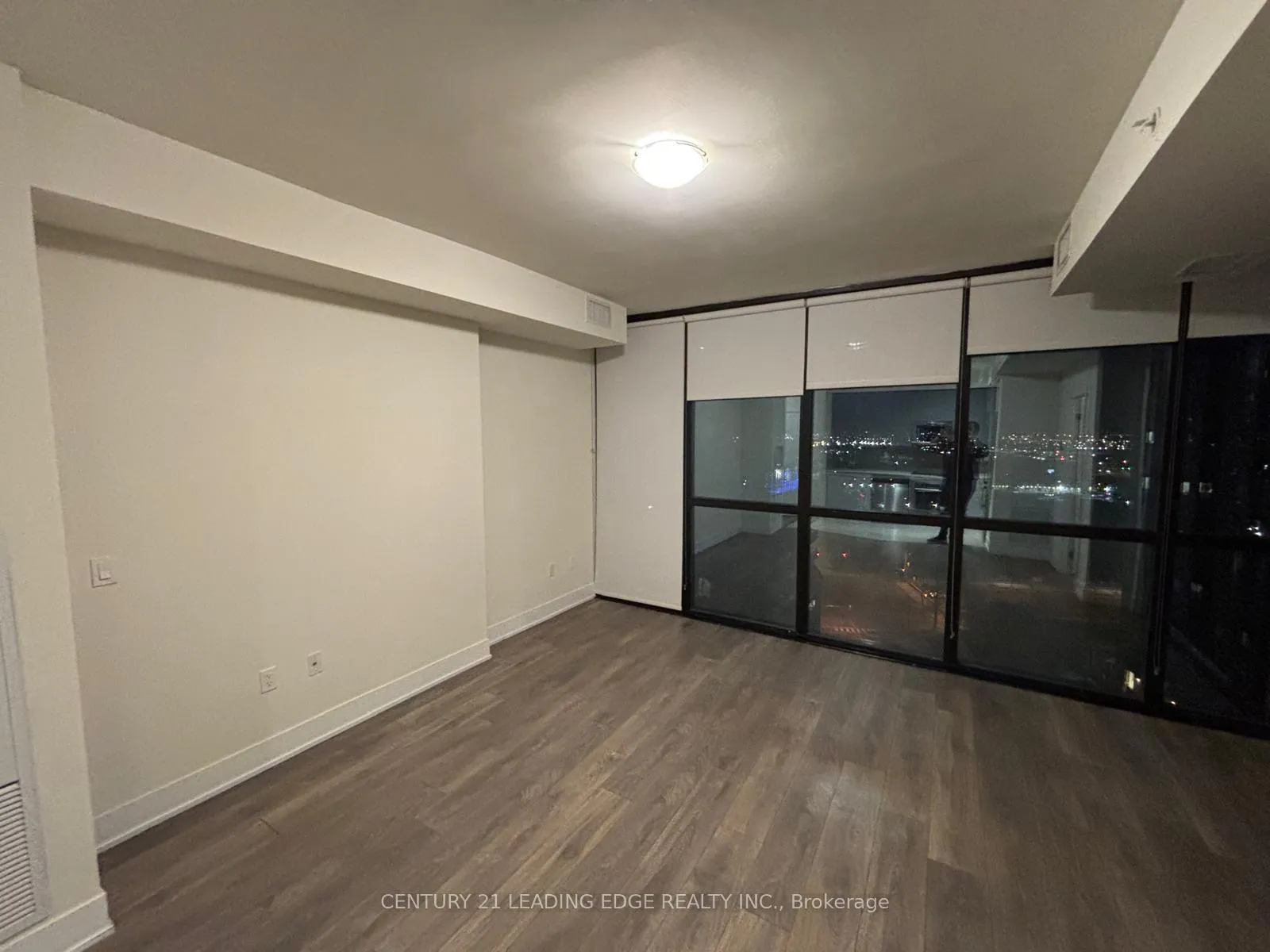 Photo 4 of Unit 1503, 2916 Hwy 7, Vaughan, Concord — HOMEH