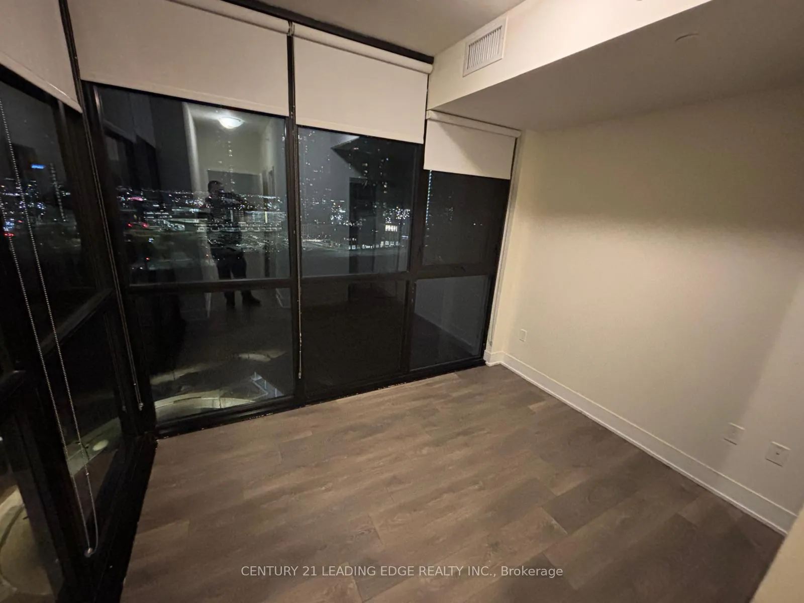 Photo 6 of Unit 1503, 2916 Hwy 7, Vaughan, Concord — HOMEH