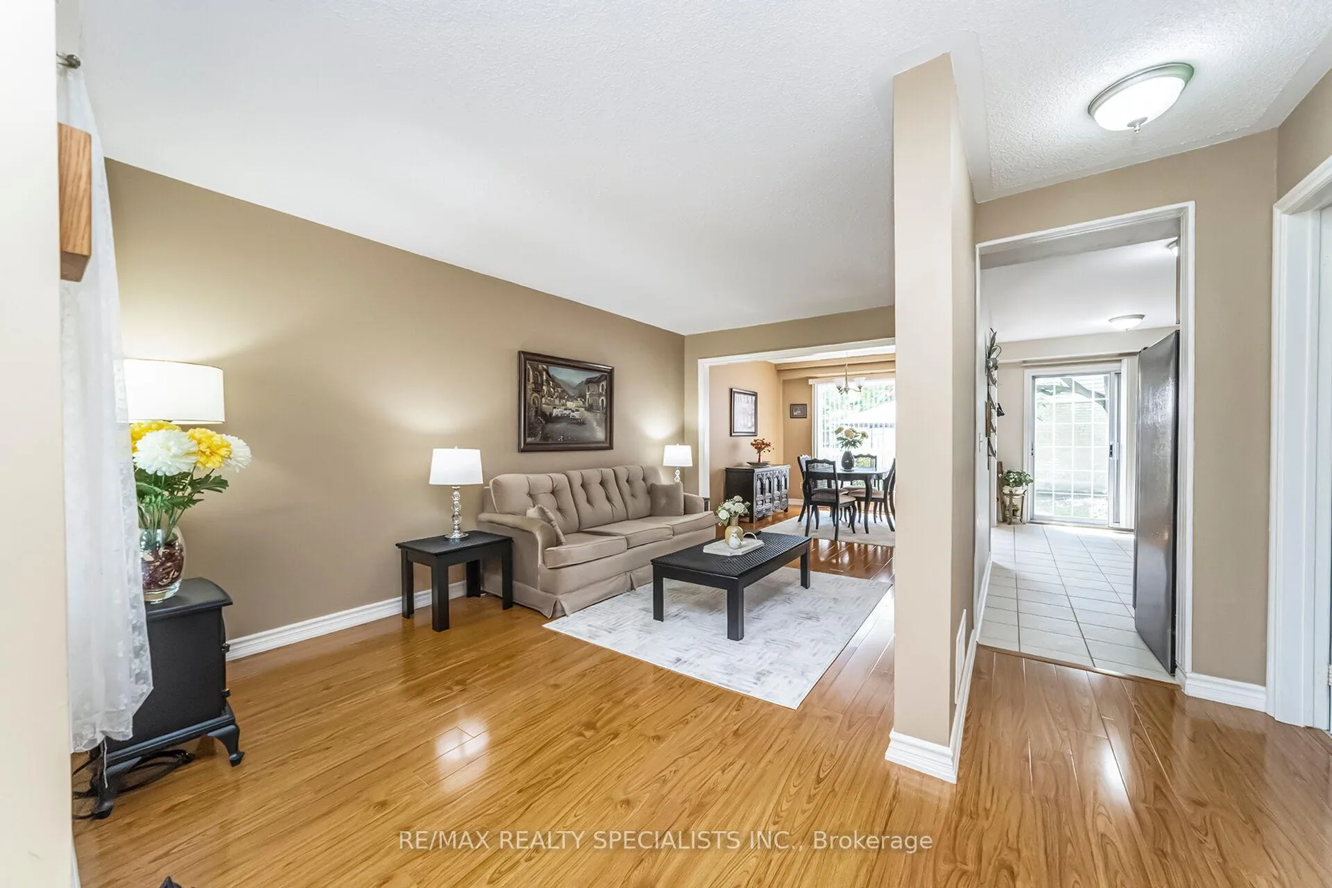 Photo 6 of 39 Heathcliffe Square, Brampton, Central Park — HOMEH