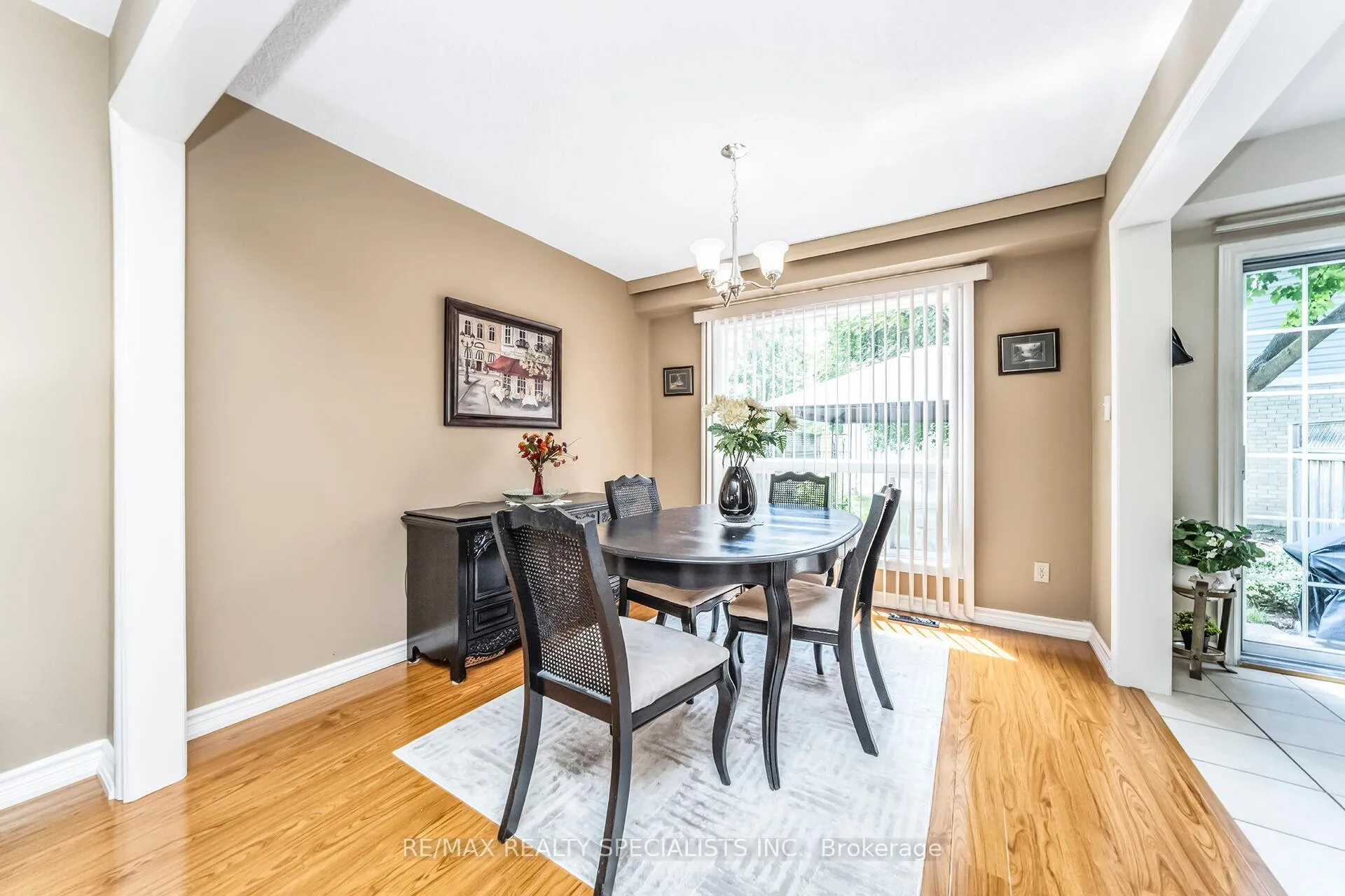 Photo 9 of 39 Heathcliffe Square, Brampton, Central Park — HOMEH