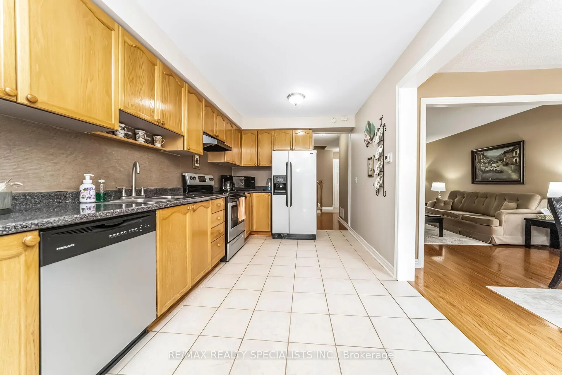 Photo 12 of 39 Heathcliffe Square, Brampton, Central Park — HOMEH
