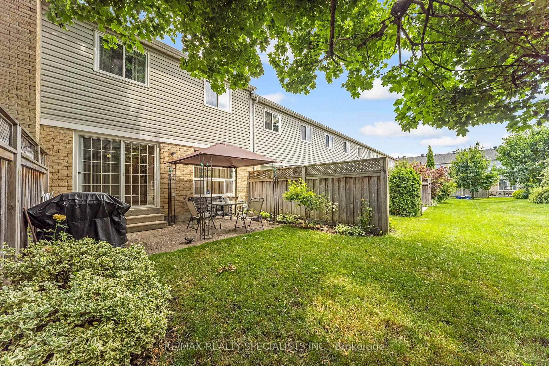 Photo 40 of 39 Heathcliffe Square, Brampton, Central Park — HOMEH