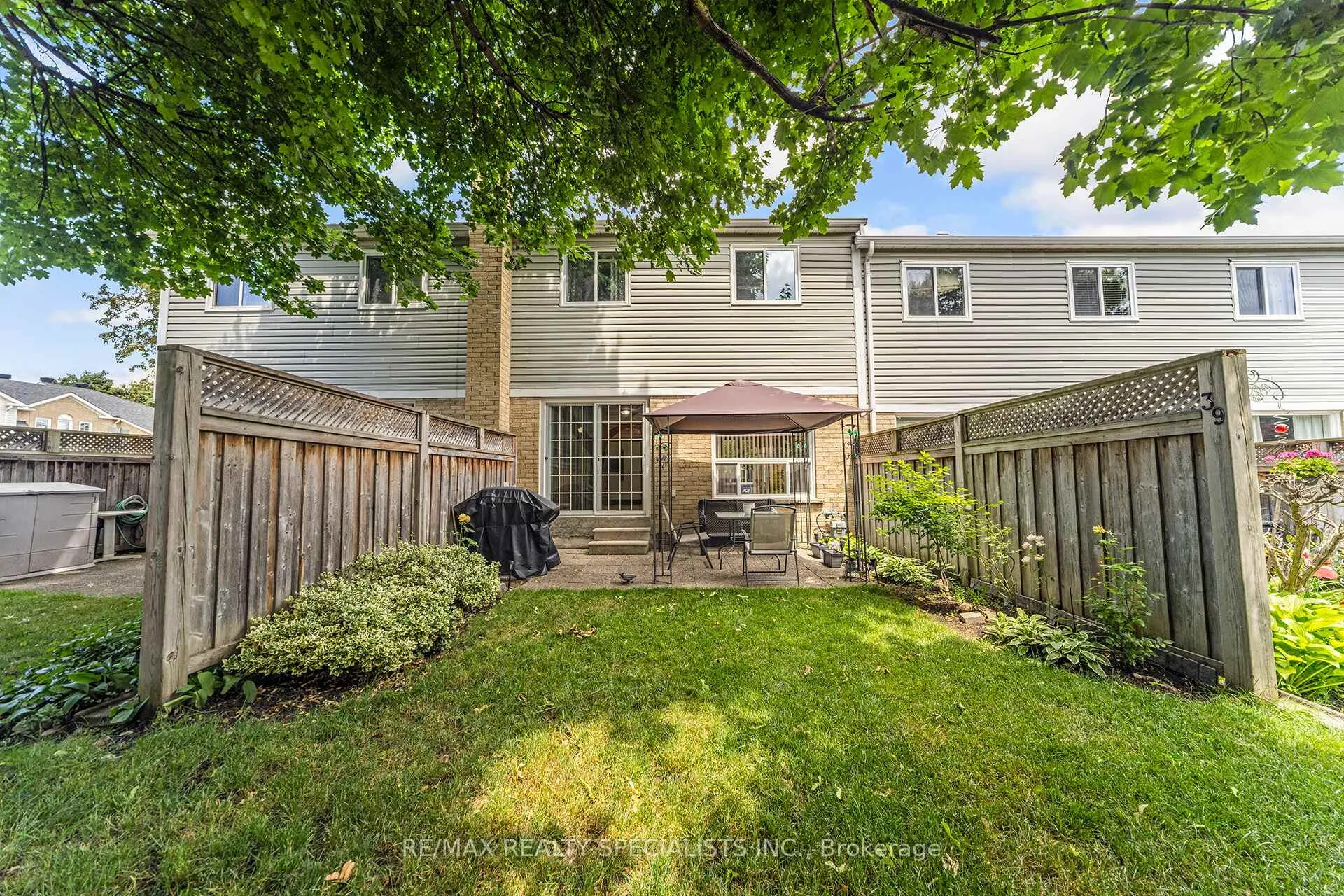 Photo 42 of 39 Heathcliffe Square, Brampton, Central Park — HOMEH