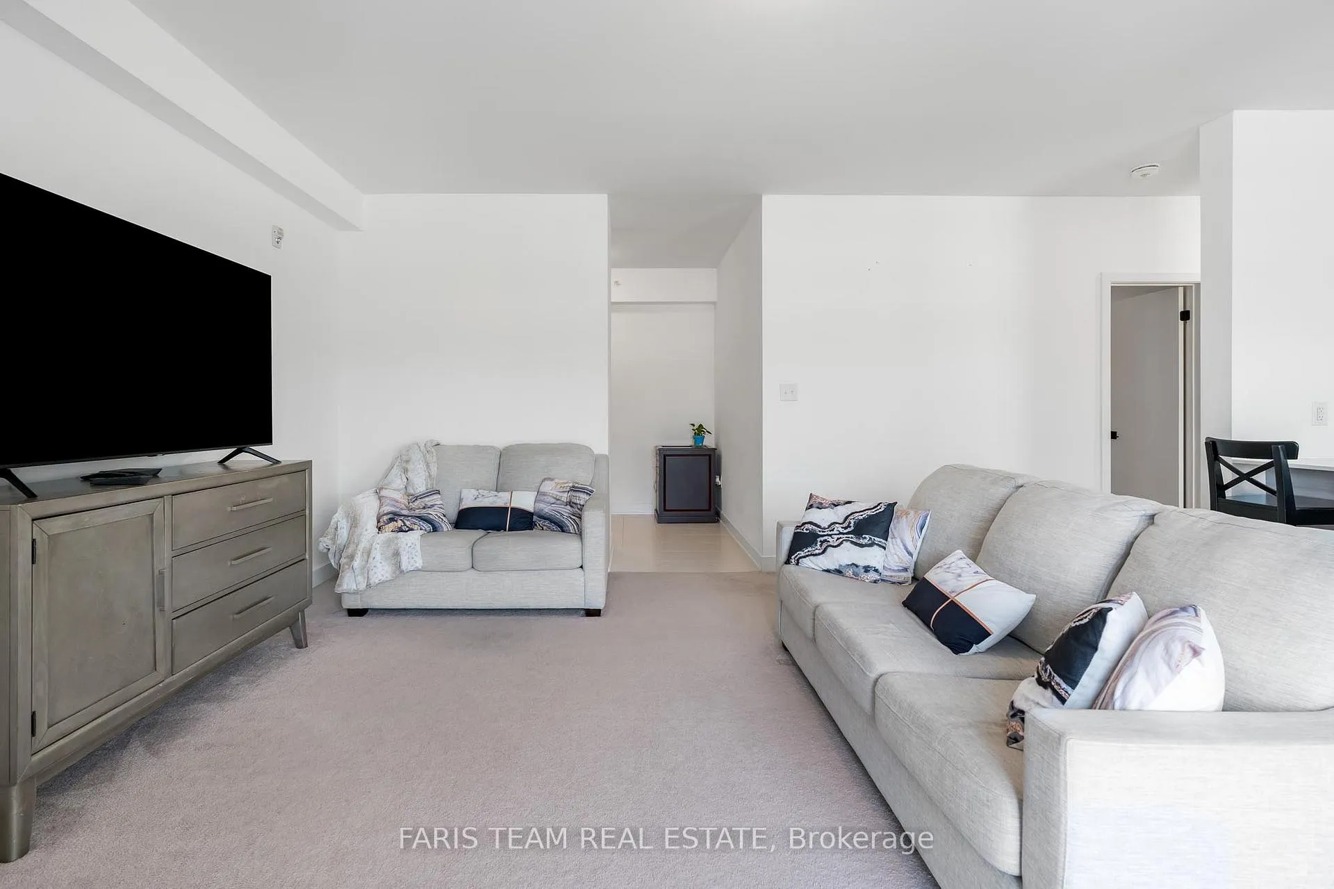 Photo 10 of Unit 302, 6 Spice Way, Barrie, Innis-Shore — HOMEH