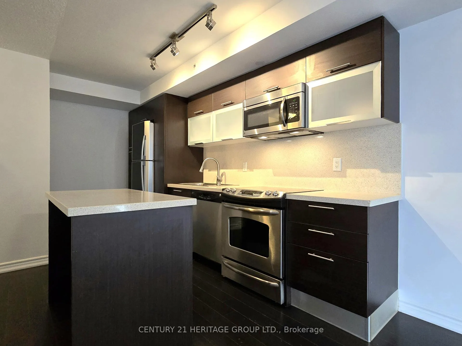 Photo 4 of Unit 1109, 386 Yonge Street, Toronto, Bay Street Corridor — HOMEH