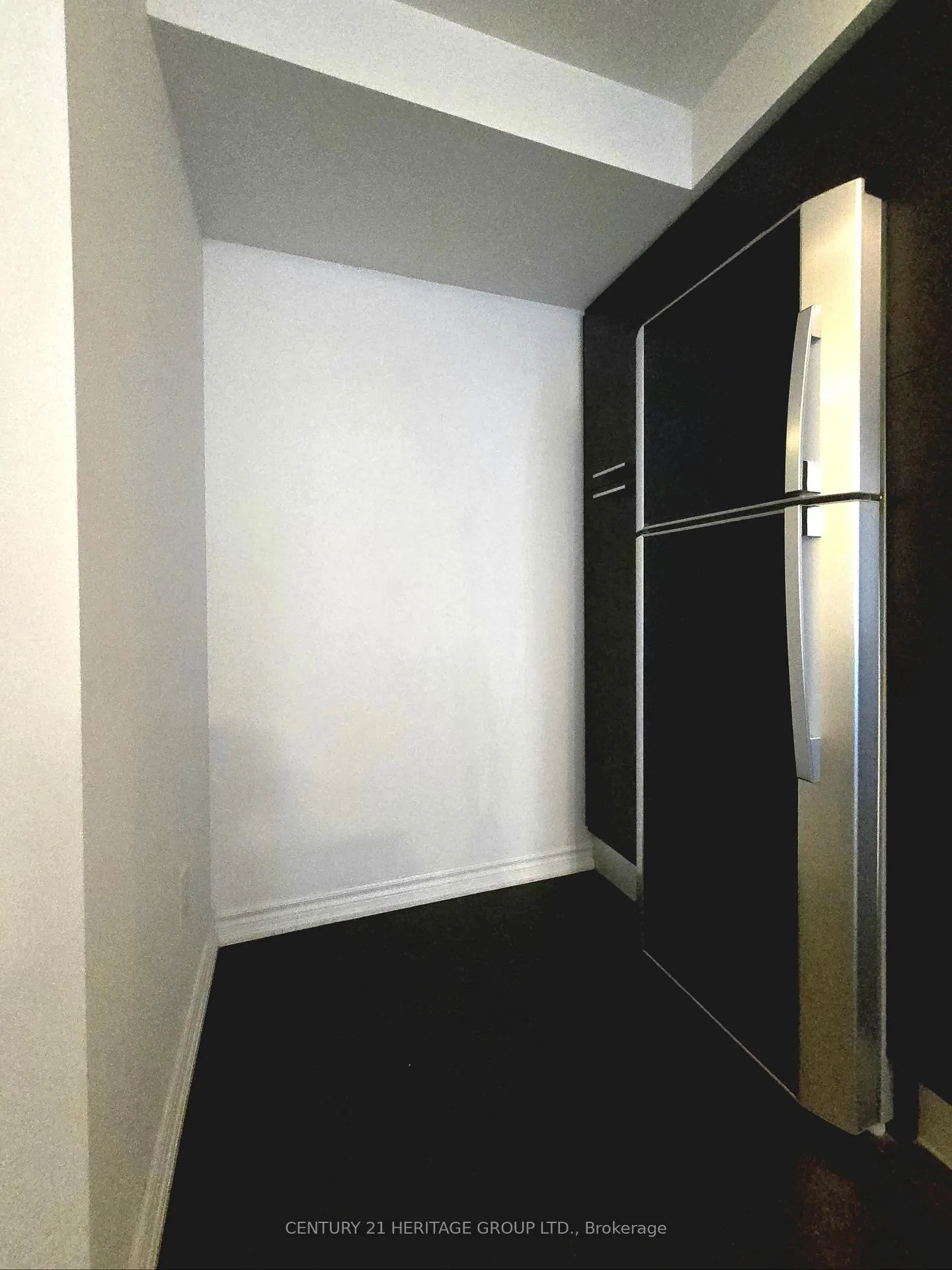 Photo 6 of Unit 1109, 386 Yonge Street, Toronto, Bay Street Corridor — HOMEH