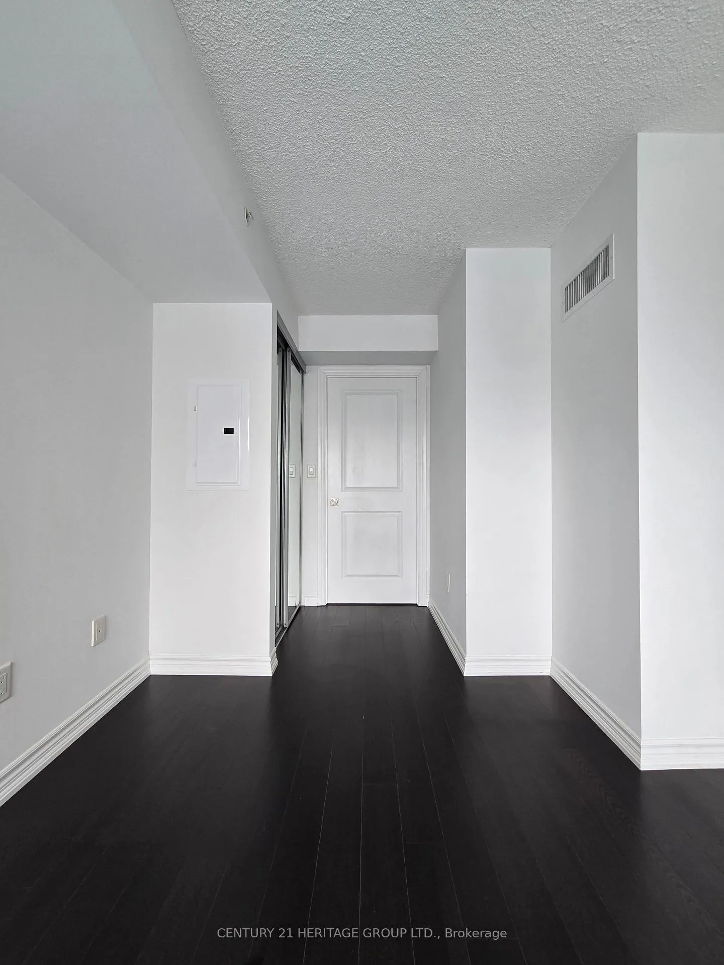 Photo 11 of Unit 1109, 386 Yonge Street, Toronto, Bay Street Corridor — HOMEH