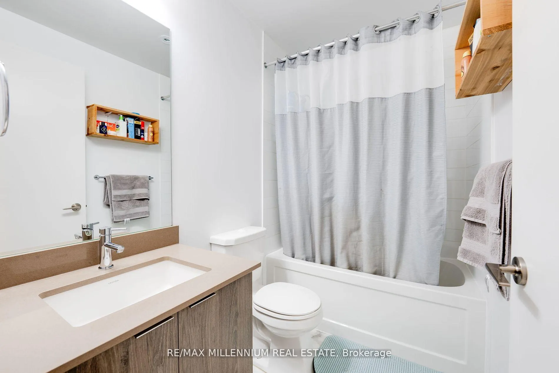 Photo 5 of Unit 710, 50 Bruyeres Mews, Toronto, Waterfront Communities — HOMEH