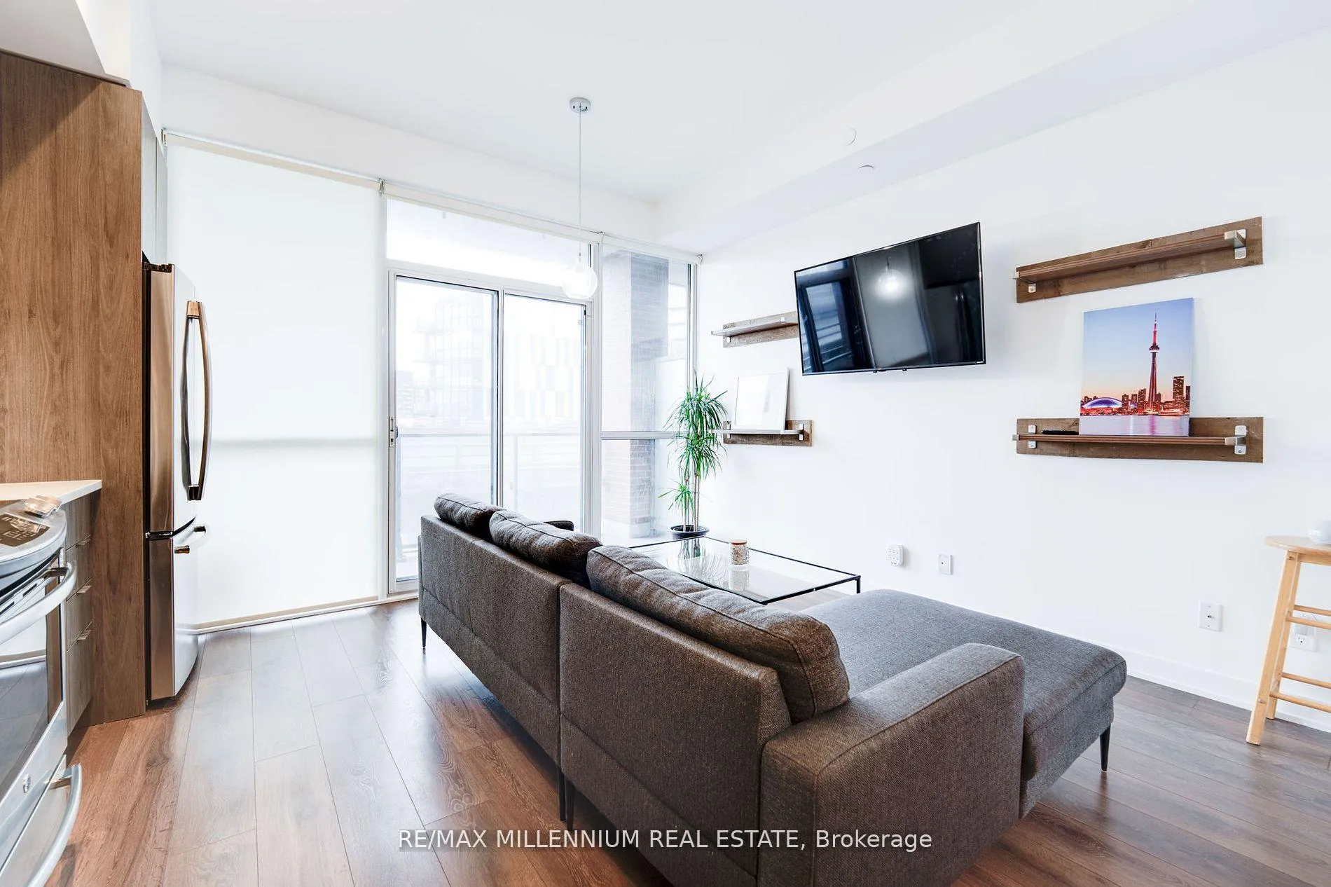 Photo 6 of Unit 710, 50 Bruyeres Mews, Toronto, Waterfront Communities — HOMEH