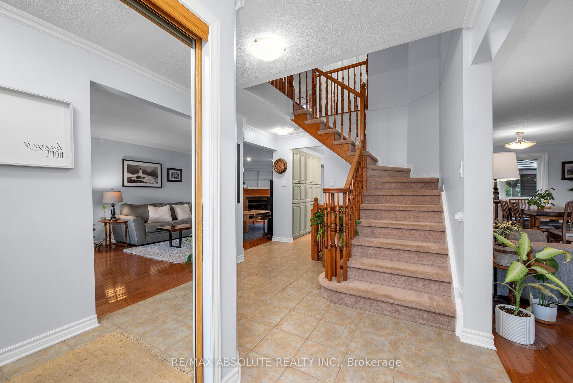 Photo 4 of 2913 Sable Ridge Drive, Ottawa, Upper Hunt Club — HOMEH