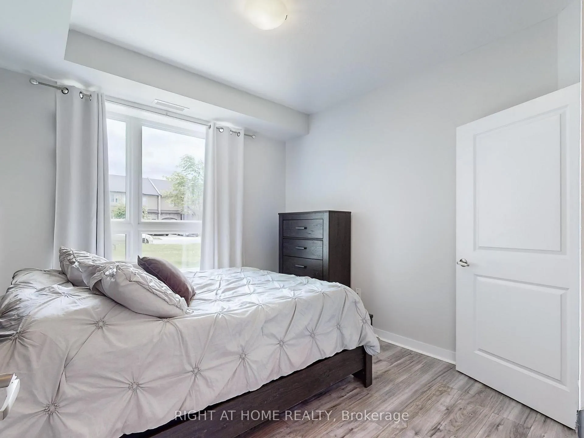 Photo 19 of Unit 111, 101 Shoreview Place, Hamilton, Lakeshore — HOMEH