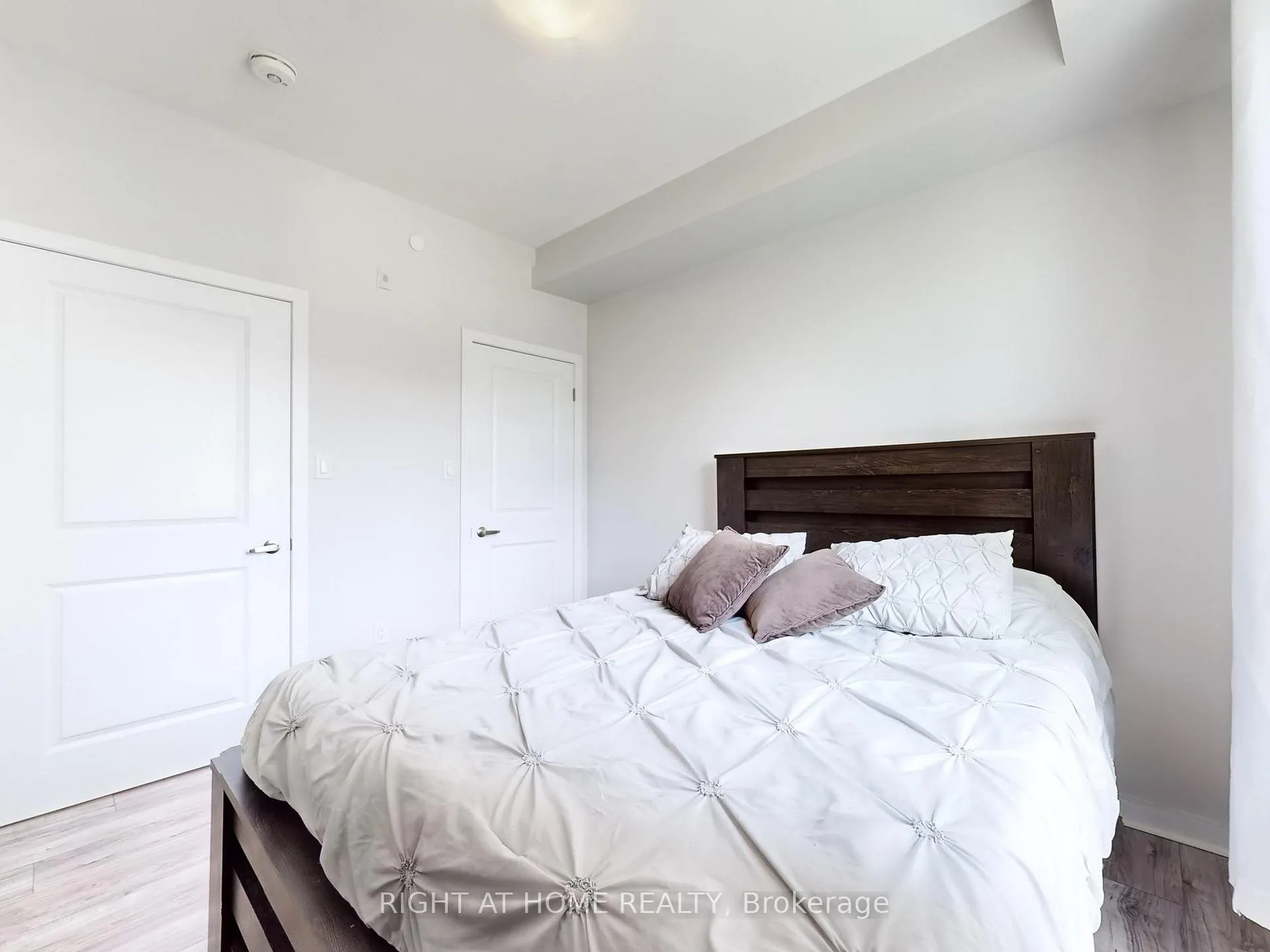 Photo 20 of Unit 111, 101 Shoreview Place, Hamilton, Lakeshore — HOMEH
