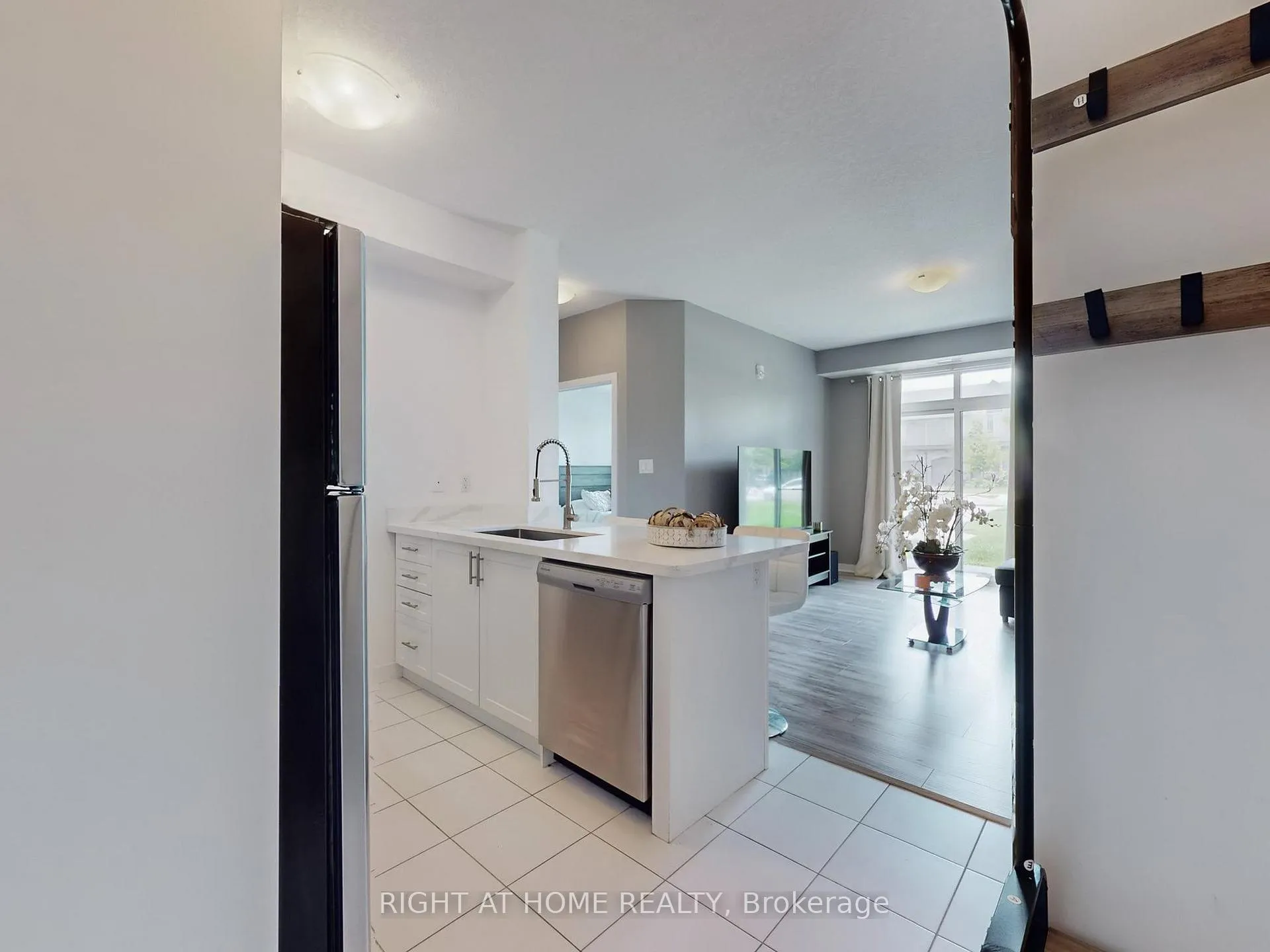 Photo 22 of Unit 111, 101 Shoreview Place, Hamilton, Lakeshore — HOMEH