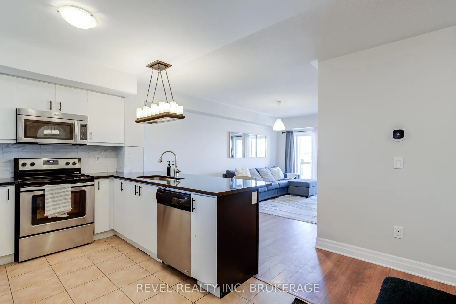 Photo 4 of Unit 401B, 70 Baycliffe Crescent, Brampton, Northwest Brampton — HOMEH
