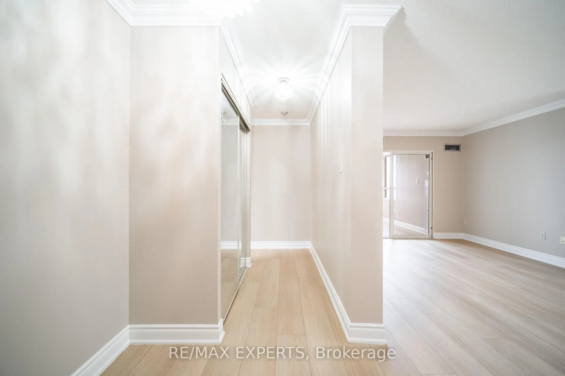 Photo 2 of Unit 1601, 100 County Court Boulevard S, Brampton, Bram West — HOMEH