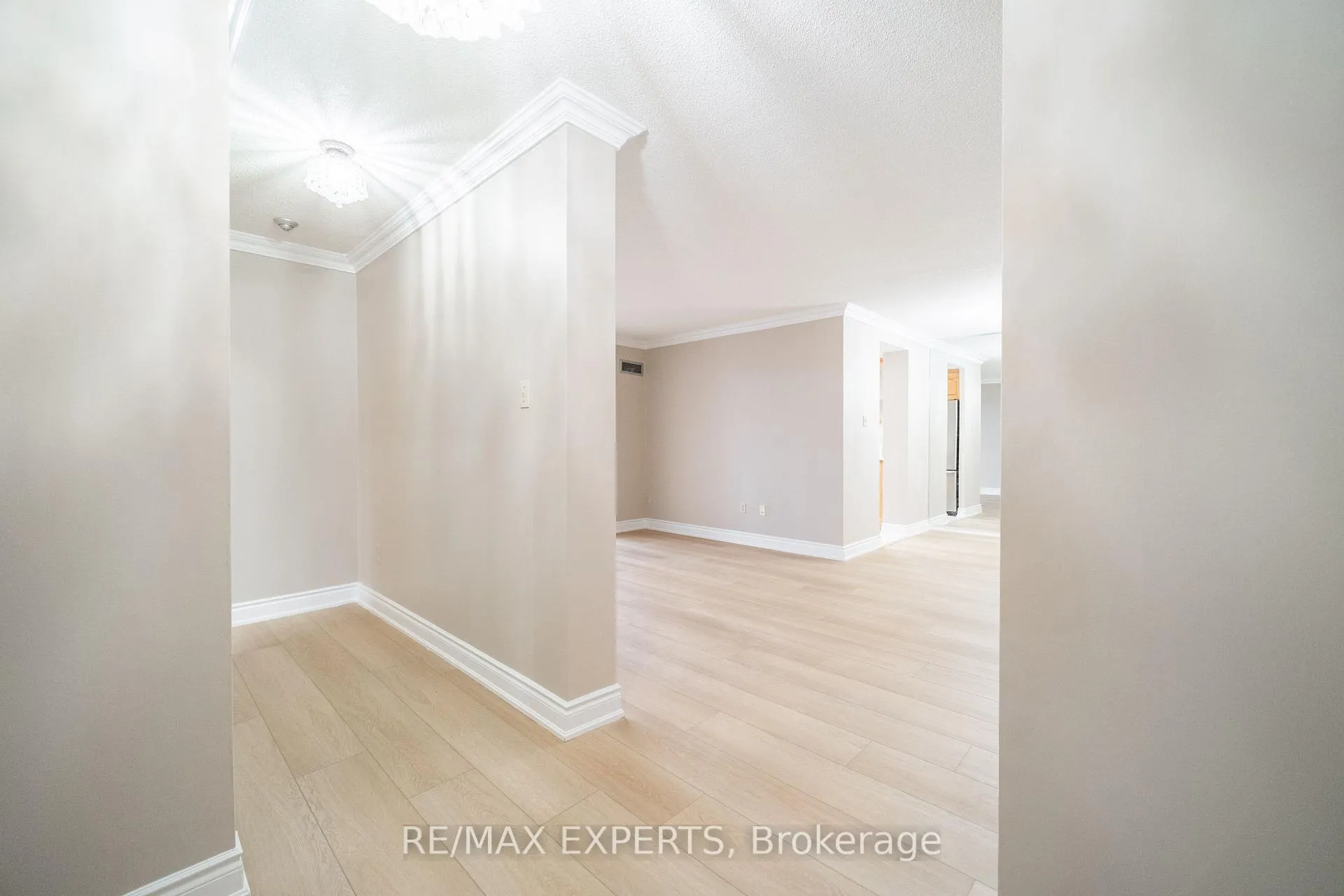 Photo 3 of Unit 1601, 100 County Court Boulevard S, Brampton, Bram West — HOMEH