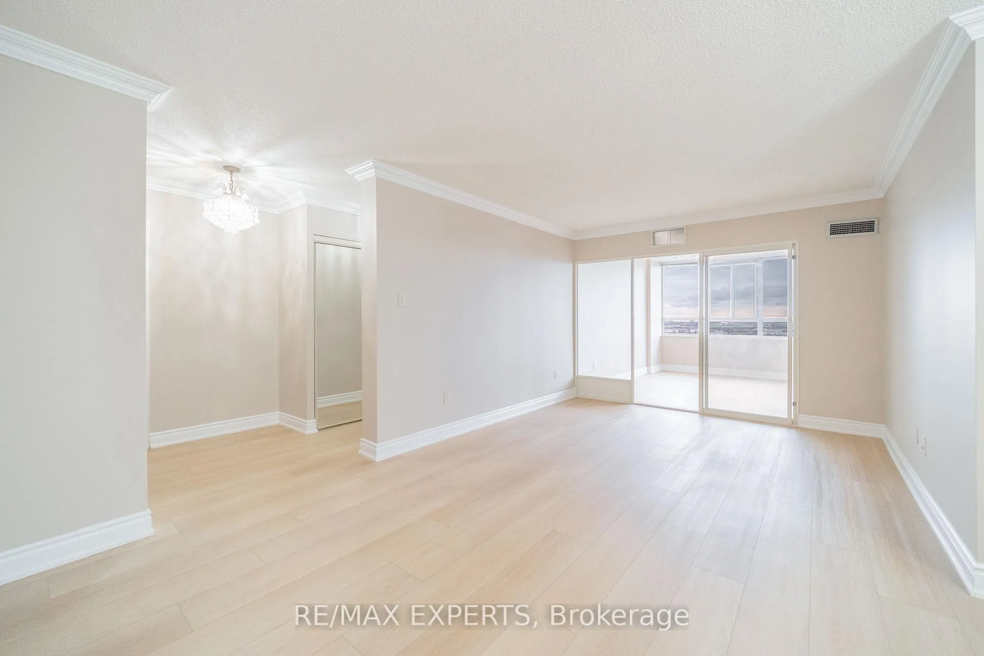 Photo 9 of Unit 1601, 100 County Court Boulevard S, Brampton, Bram West — HOMEH