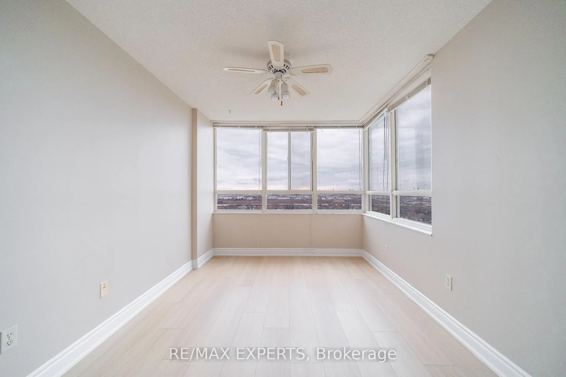 Photo 11 of Unit 1601, 100 County Court Boulevard S, Brampton, Bram West — HOMEH