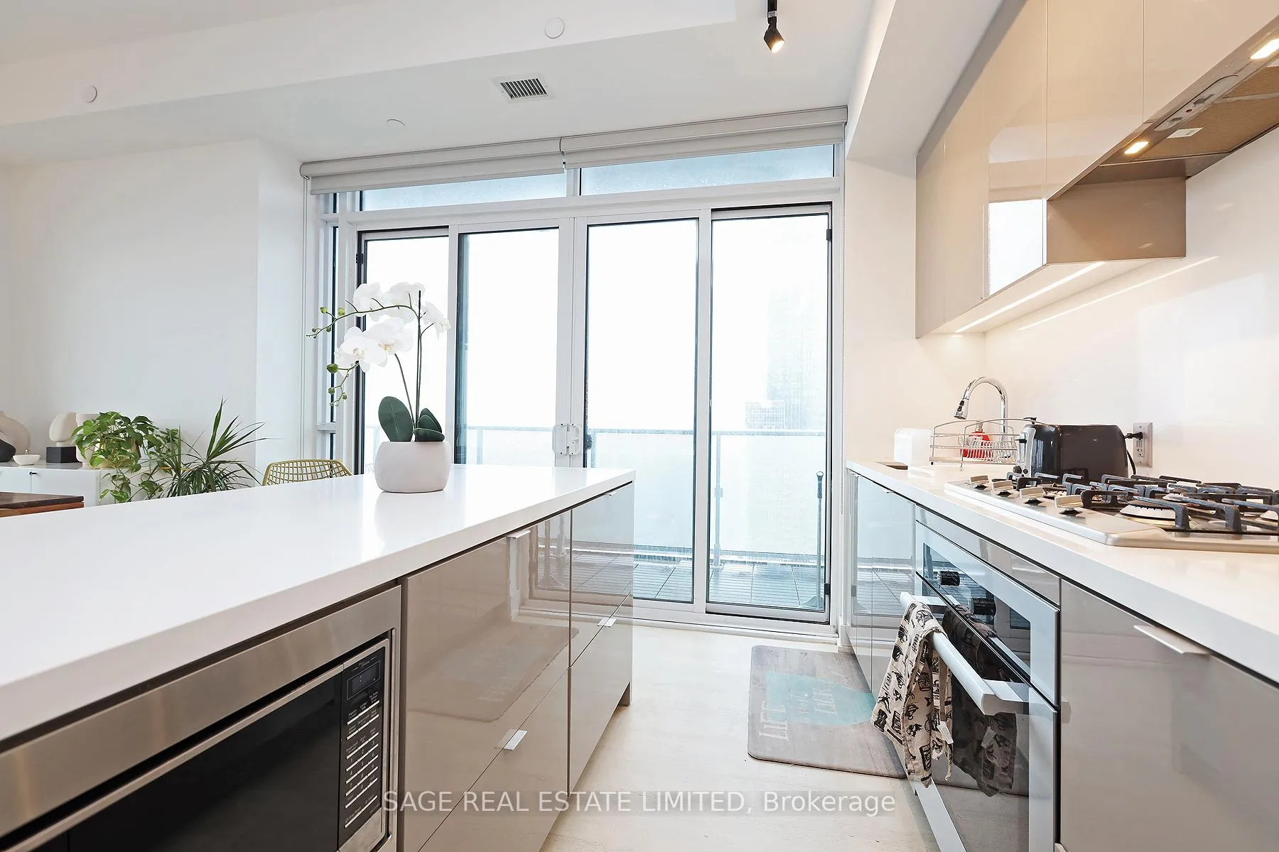 Photo 6 of Unit 5910, 7 Grenville Street, Toronto, Bay Street Corridor — HOMEH
