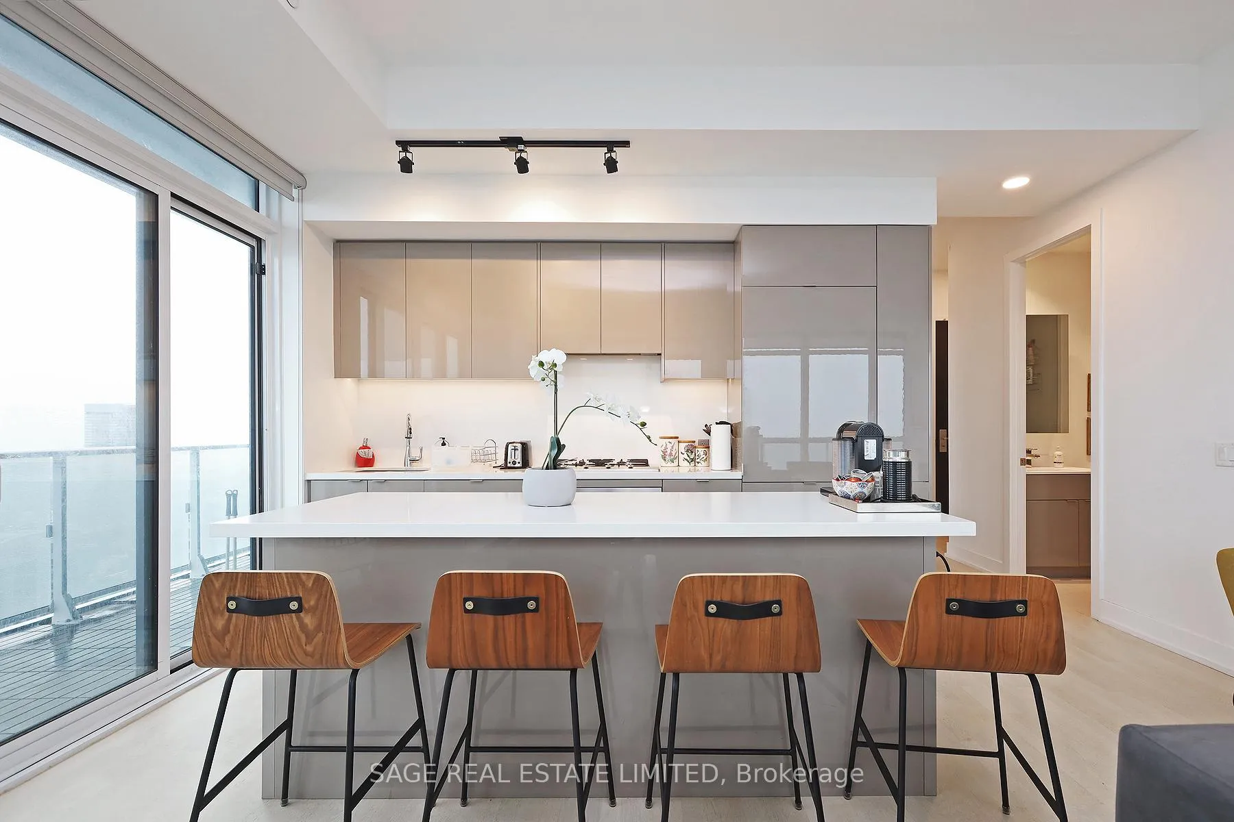 Photo 9 of Unit 5910, 7 Grenville Street, Toronto, Bay Street Corridor — HOMEH