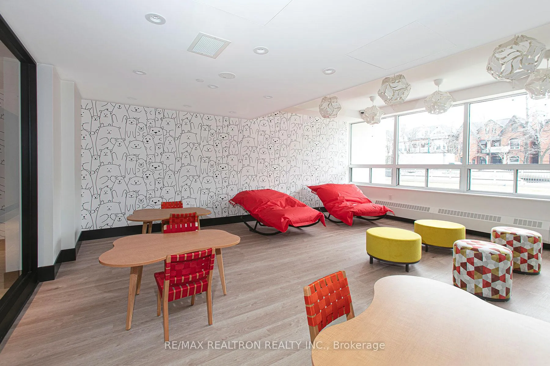 Photo 2 of Unit 2007, 666 Spadina Avenue, Toronto, University — HOMEH