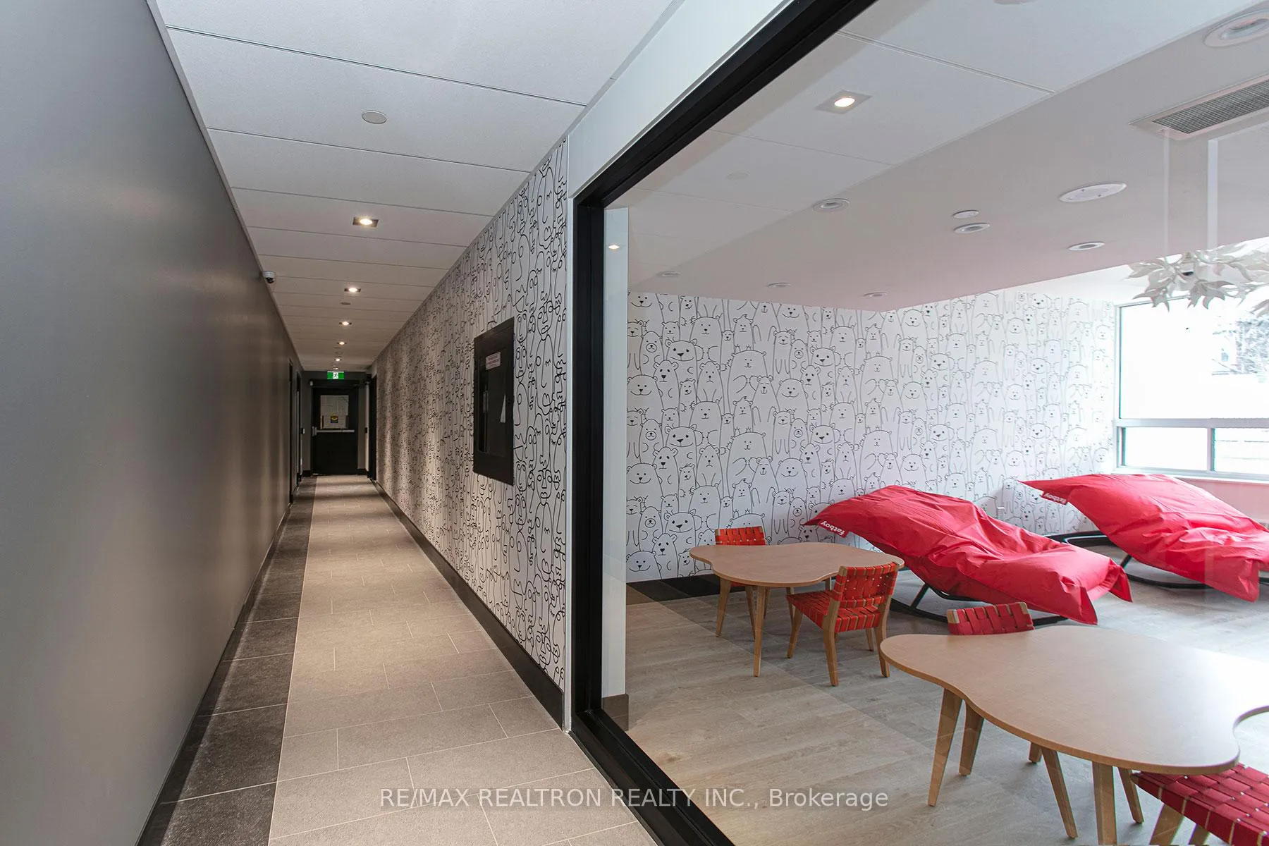 Photo 3 of Unit 2007, 666 Spadina Avenue, Toronto, University — HOMEH