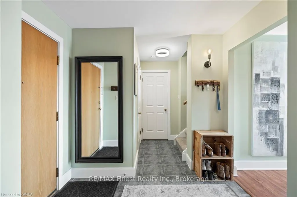 Photo 3 of Unit 605, 2 Bay Street, Kingston, East of Sir John A. Blvd — HOMEH