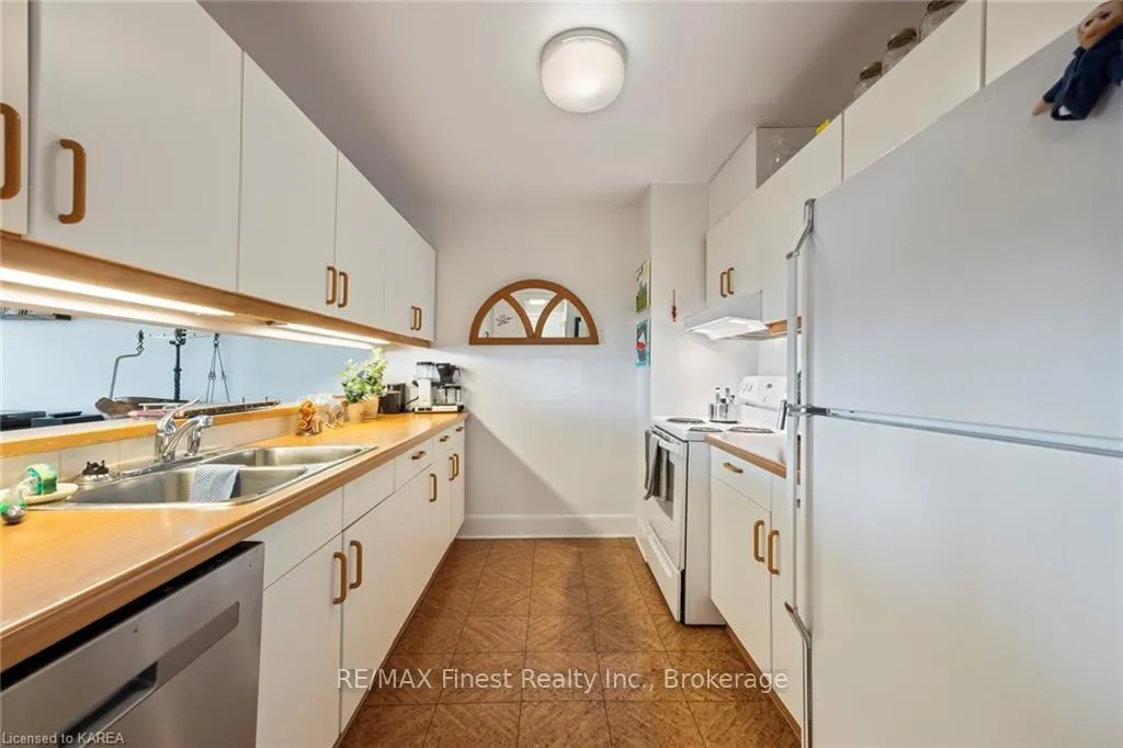 Photo 16 of Unit 605, 2 Bay Street, Kingston, East of Sir John A. Blvd — HOMEH