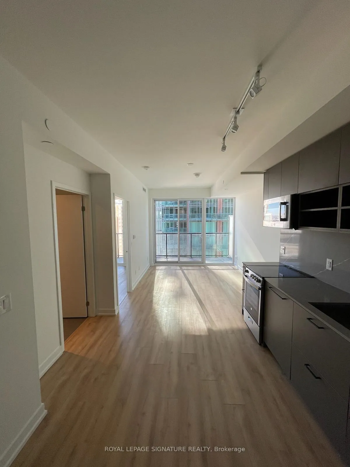 Front of Unit 2107, 135 East Liberty Street S