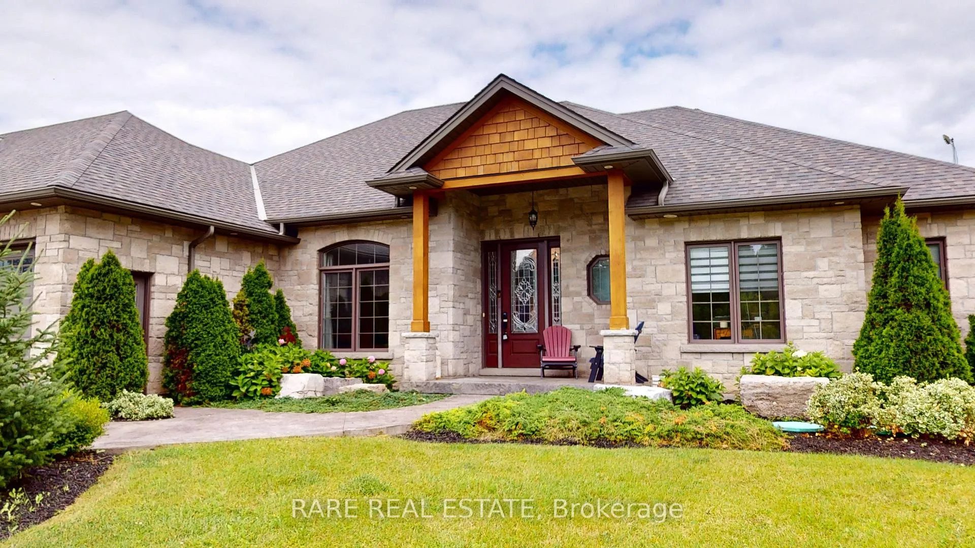 Photo 2 of 33 Woodside Drive, Brant, Brantford Twp — HOMEH