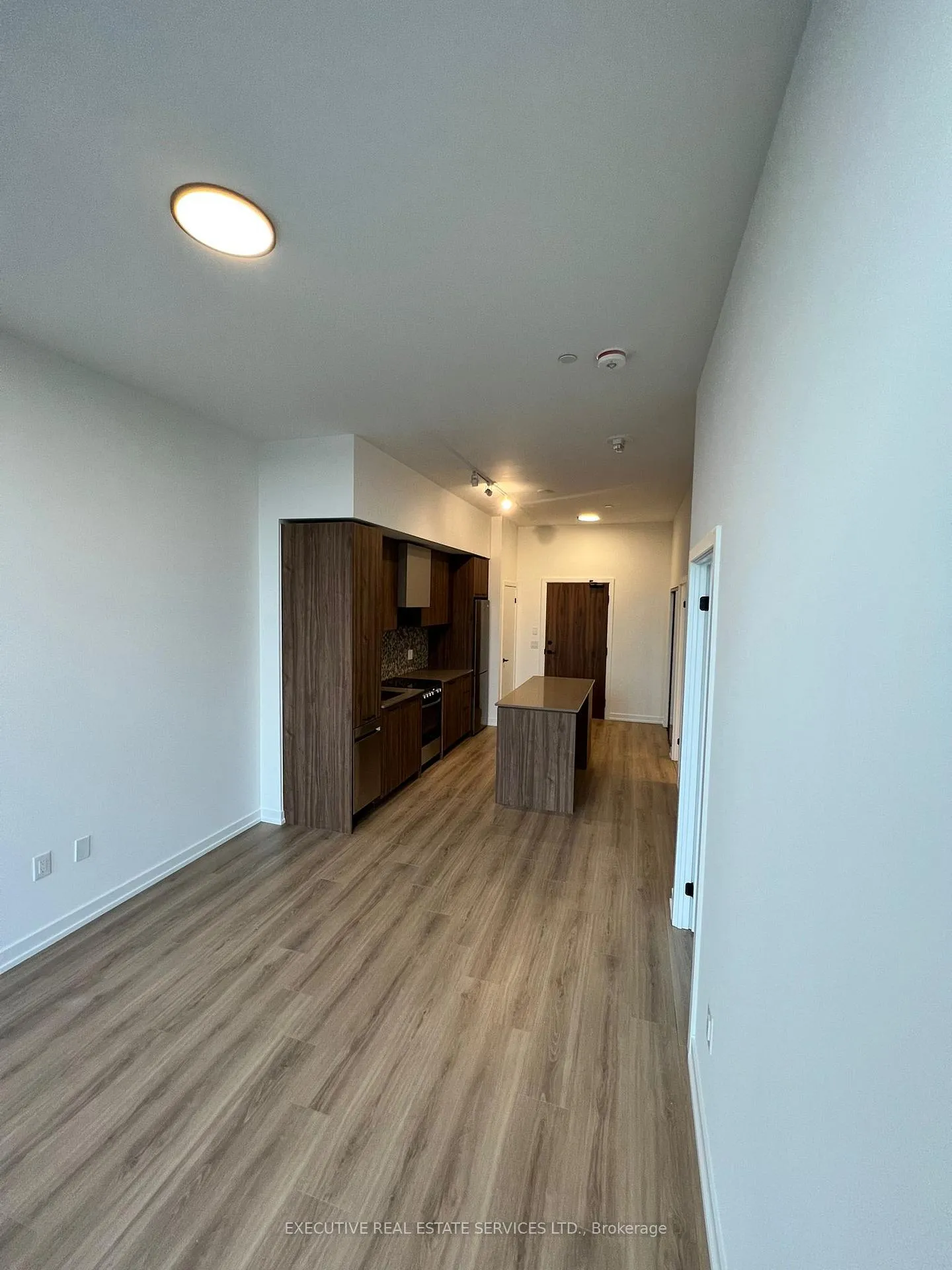 Photo 5 of Unit 108, 10 Lagerfeld Drive, Brampton, Northwest Brampton — HOMEH