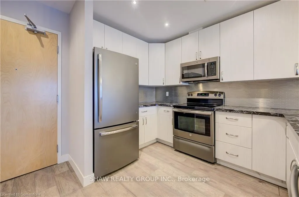 Photo 6 of Unit 1513, 1 Victoria Street S, Kitchener — HOMEH