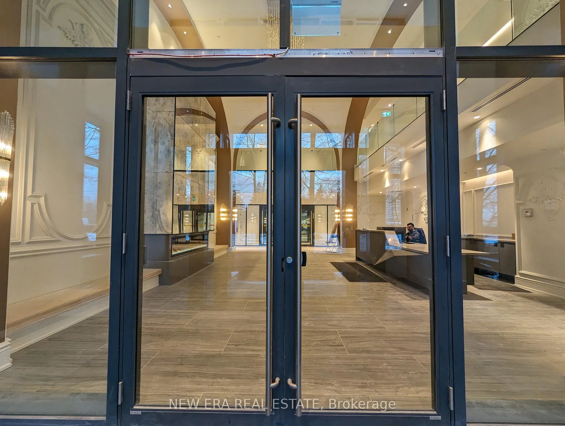 Photo 2 of Unit 306, 8 Cedarland Drive, Markham, Unionville — HOMEH
