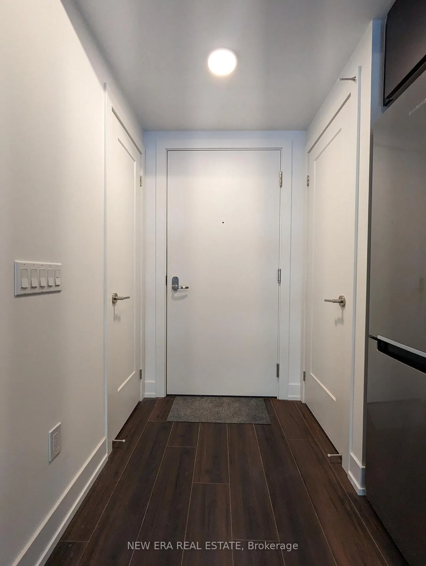 Photo 5 of Unit 306, 8 Cedarland Drive, Markham, Unionville — HOMEH