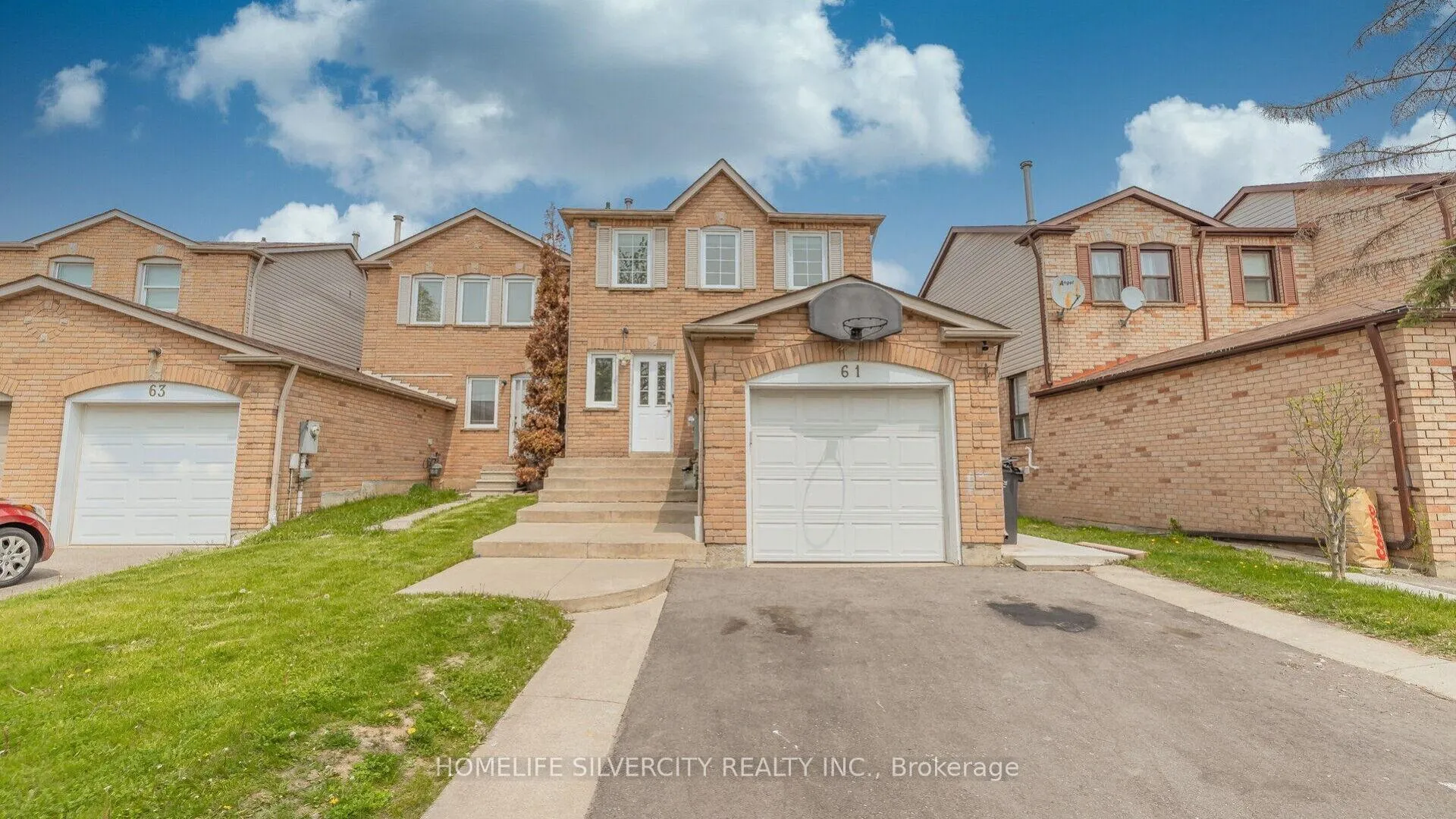Photo 2 of 61 Cutters Crescent, Brampton, Fletcher's West — HOMEH