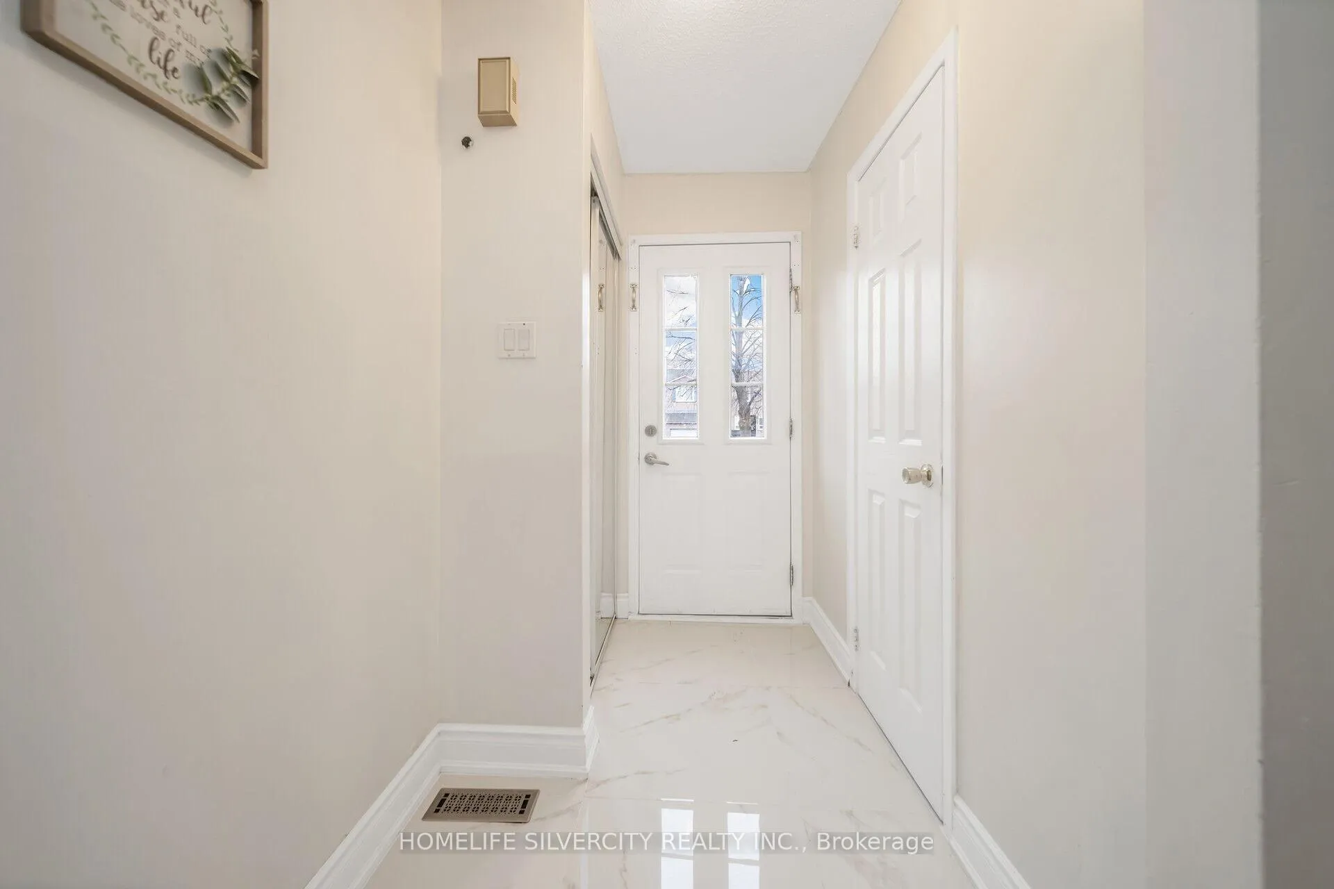 Photo 4 of 61 Cutters Crescent, Brampton, Fletcher's West — HOMEH