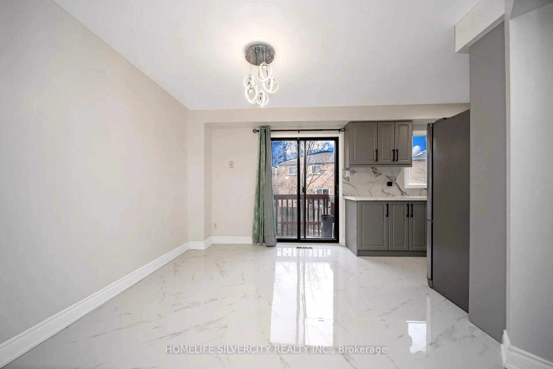 Photo 9 of 61 Cutters Crescent, Brampton, Fletcher's West — HOMEH