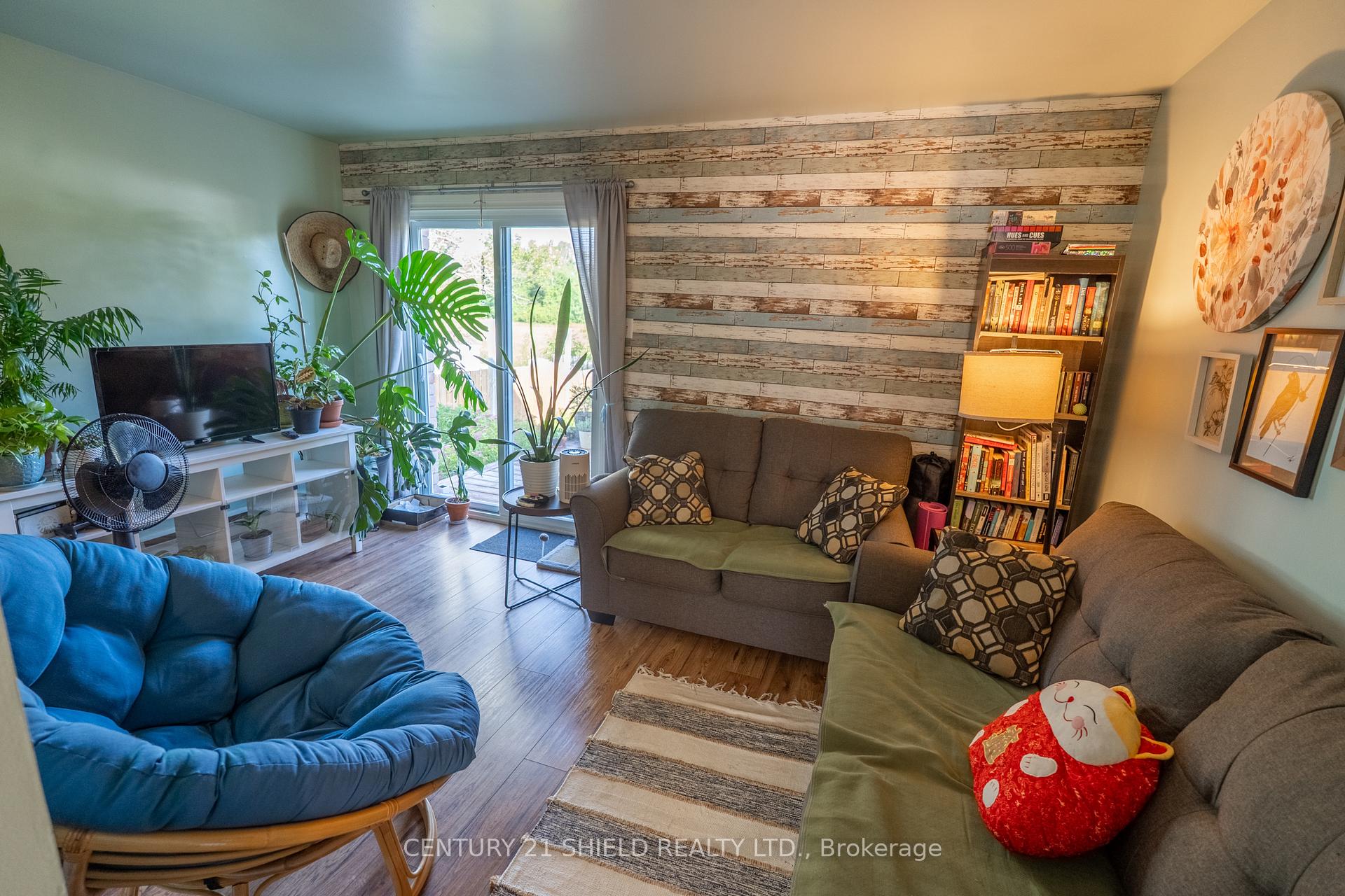 Photo 4 of 2262 Tollgate Road W, Cornwall — HOMEH