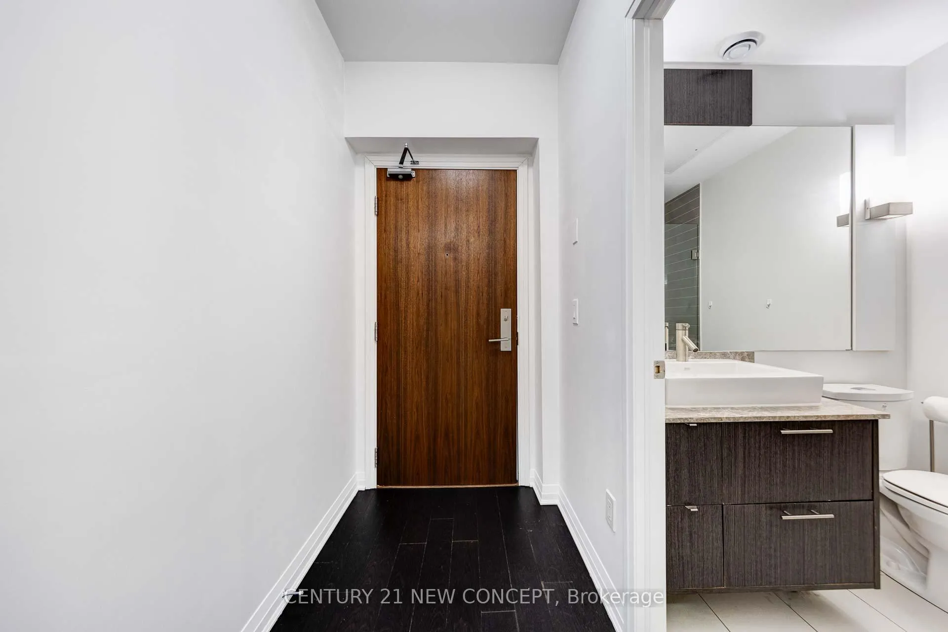 Photo 3 of Unit 803, 8 Mercer Street, Toronto, Waterfront Communities — HOMEH