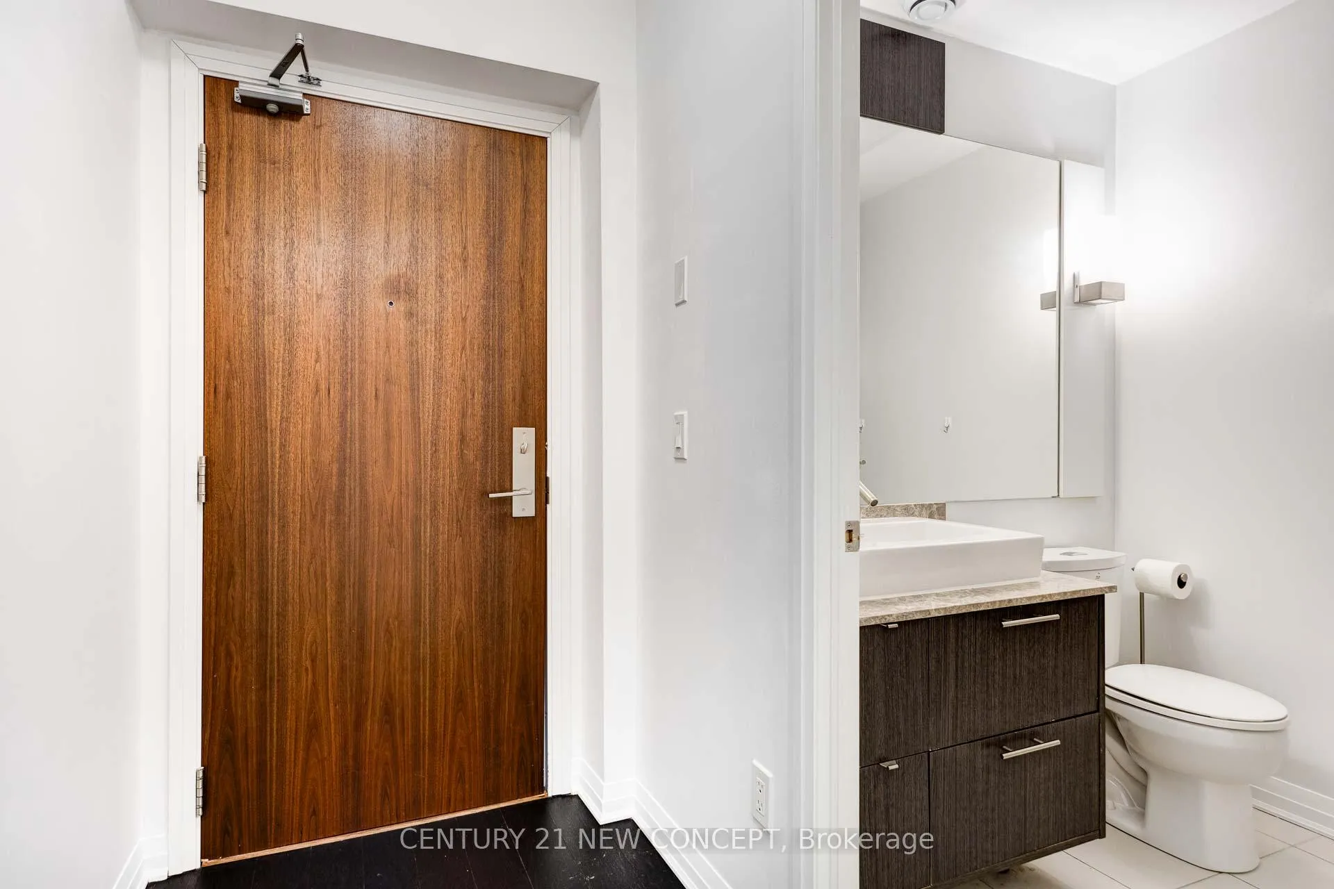 Photo 4 of Unit 803, 8 Mercer Street, Toronto, Waterfront Communities — HOMEH