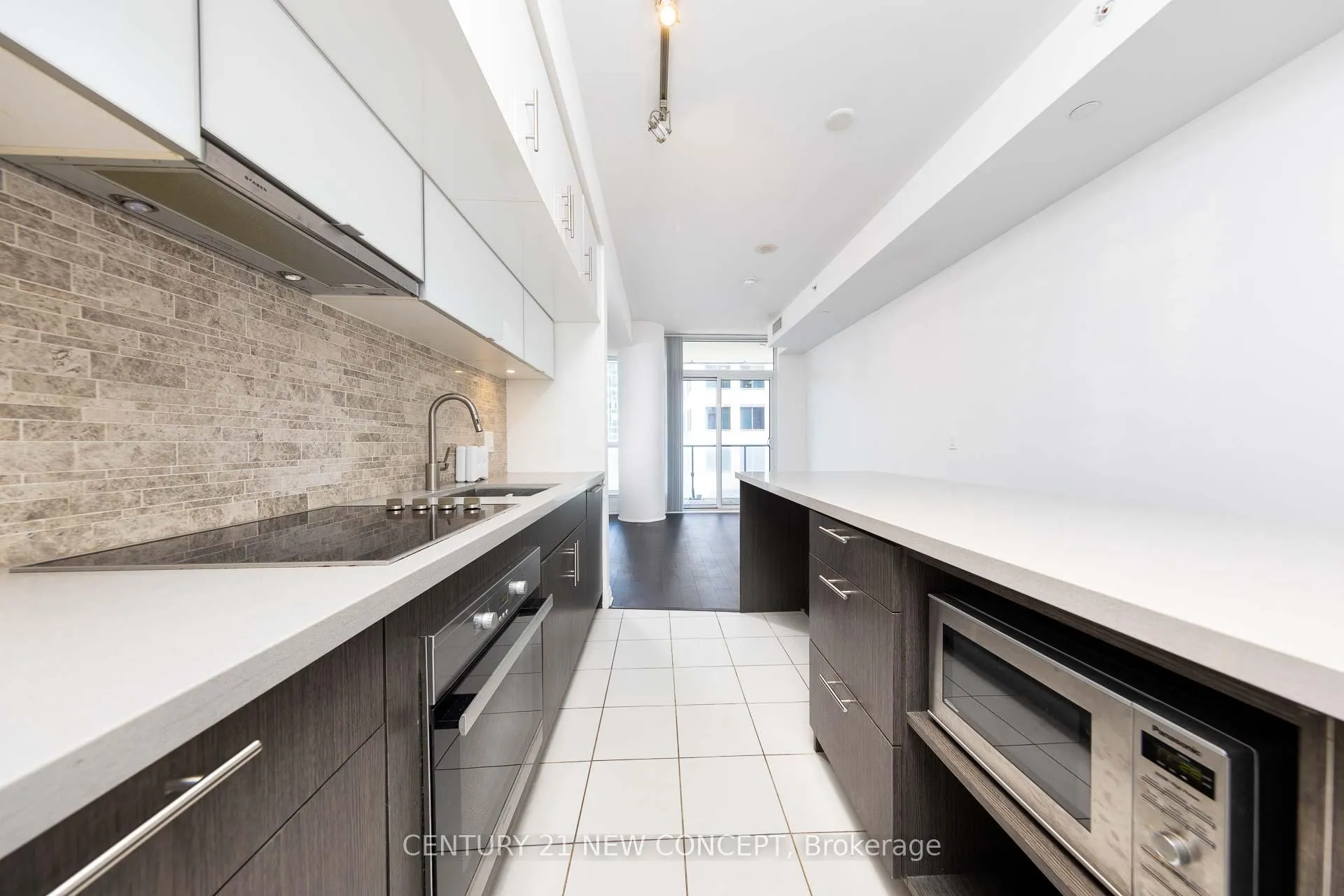 Photo 7 of Unit 803, 8 Mercer Street, Toronto, Waterfront Communities — HOMEH