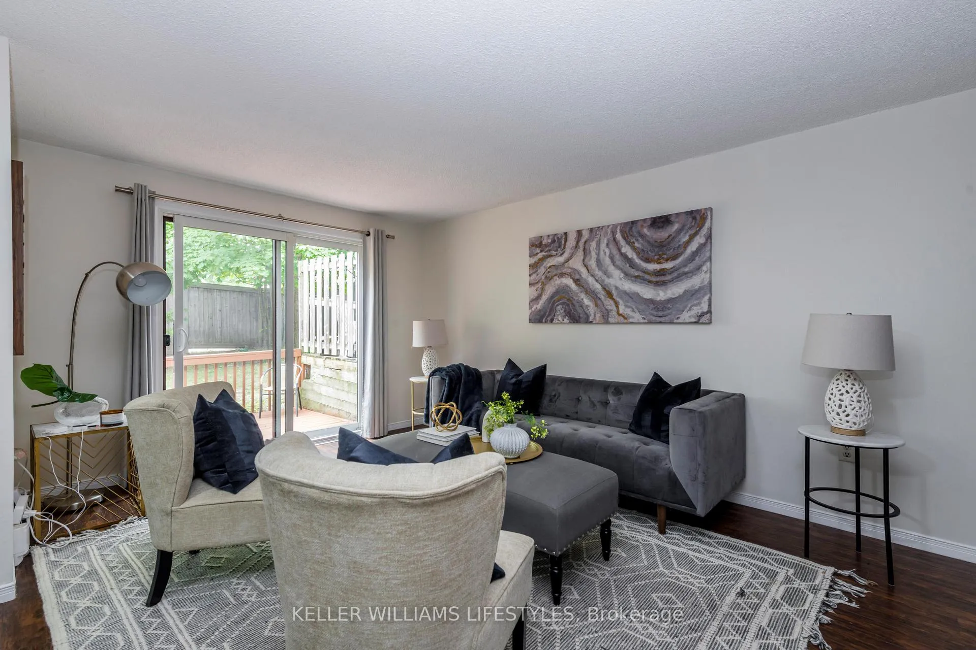 Photo 4 of 19 Quail Crescent, Barrie, Ardagh — HOMEH